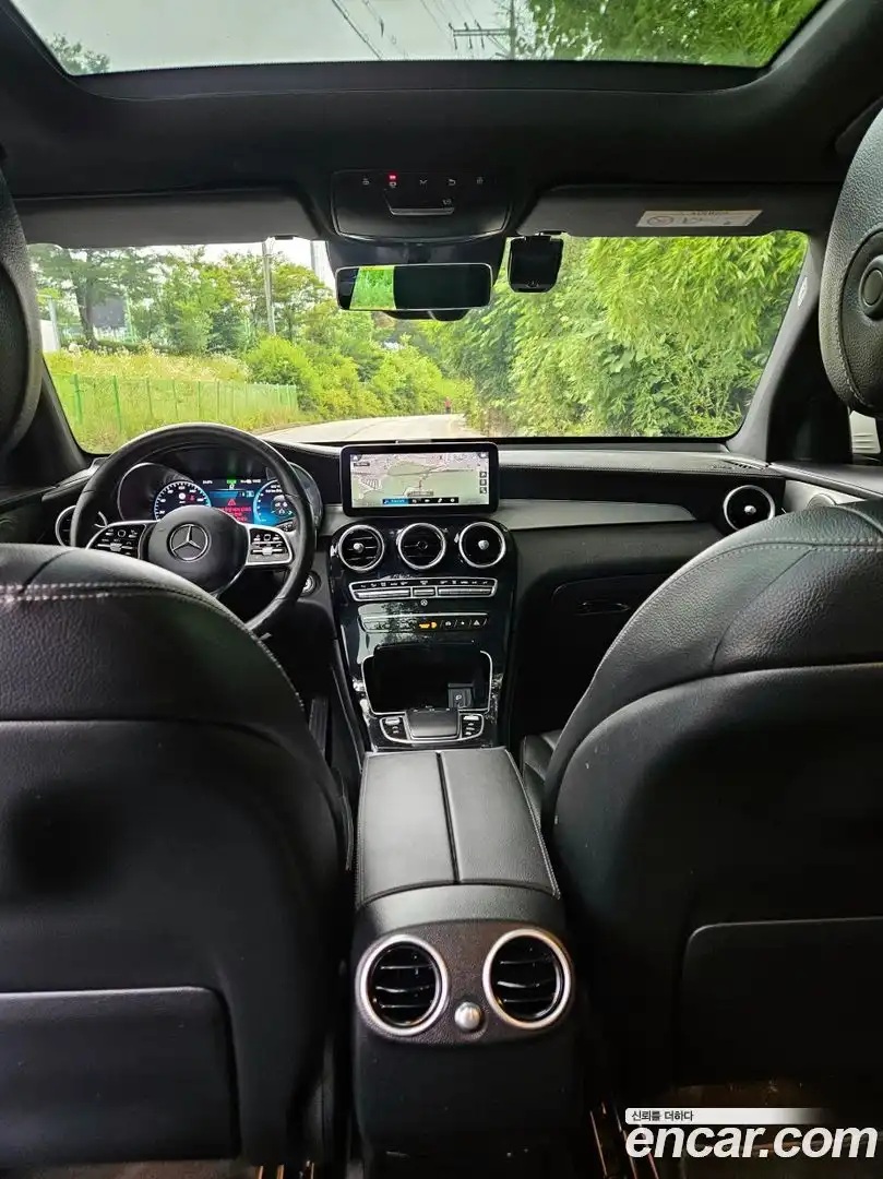 GLC-Class Mercedes-Benz 2021.1-INNER-010