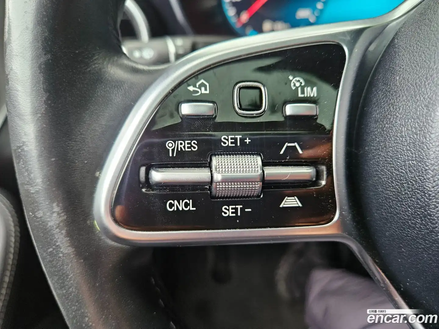 GLC-Class Mercedes-Benz 2021.1-OPTION-021
