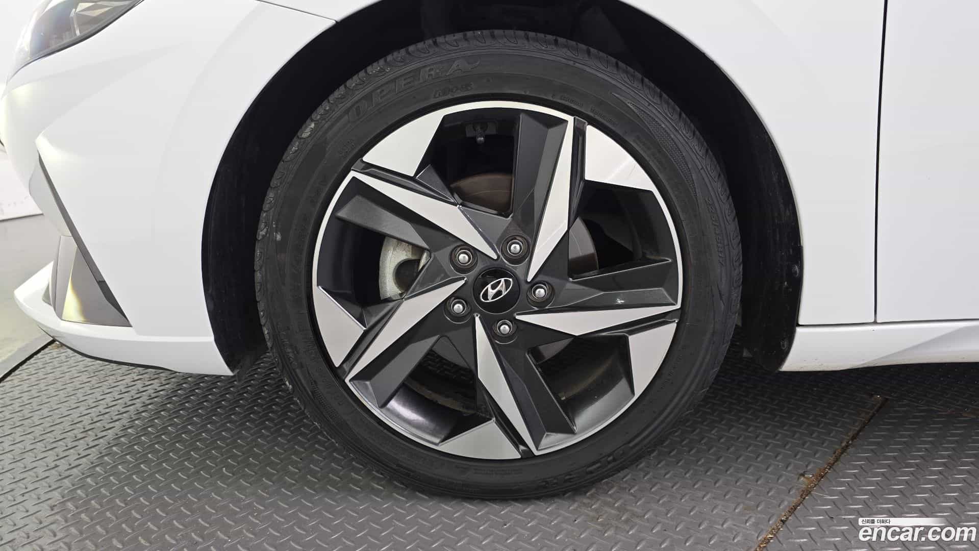 AVANTE Hyundai 2022.1-OUTER-005