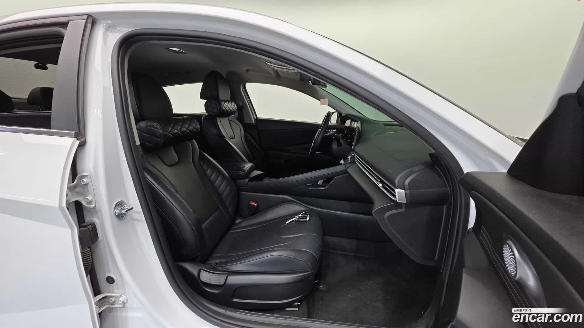 AVANTE Hyundai 2022.1-INNER-010