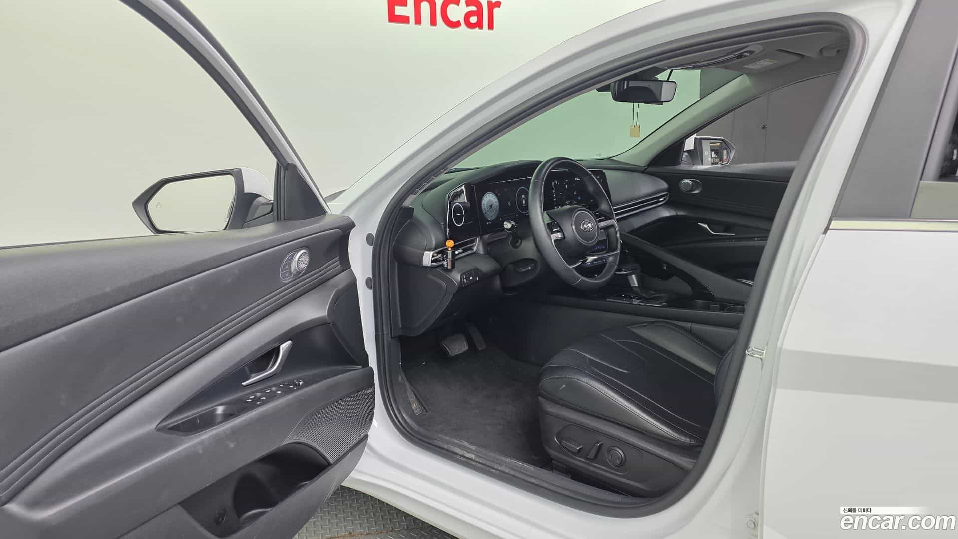 AVANTE Hyundai 2022.1-OPTION-015