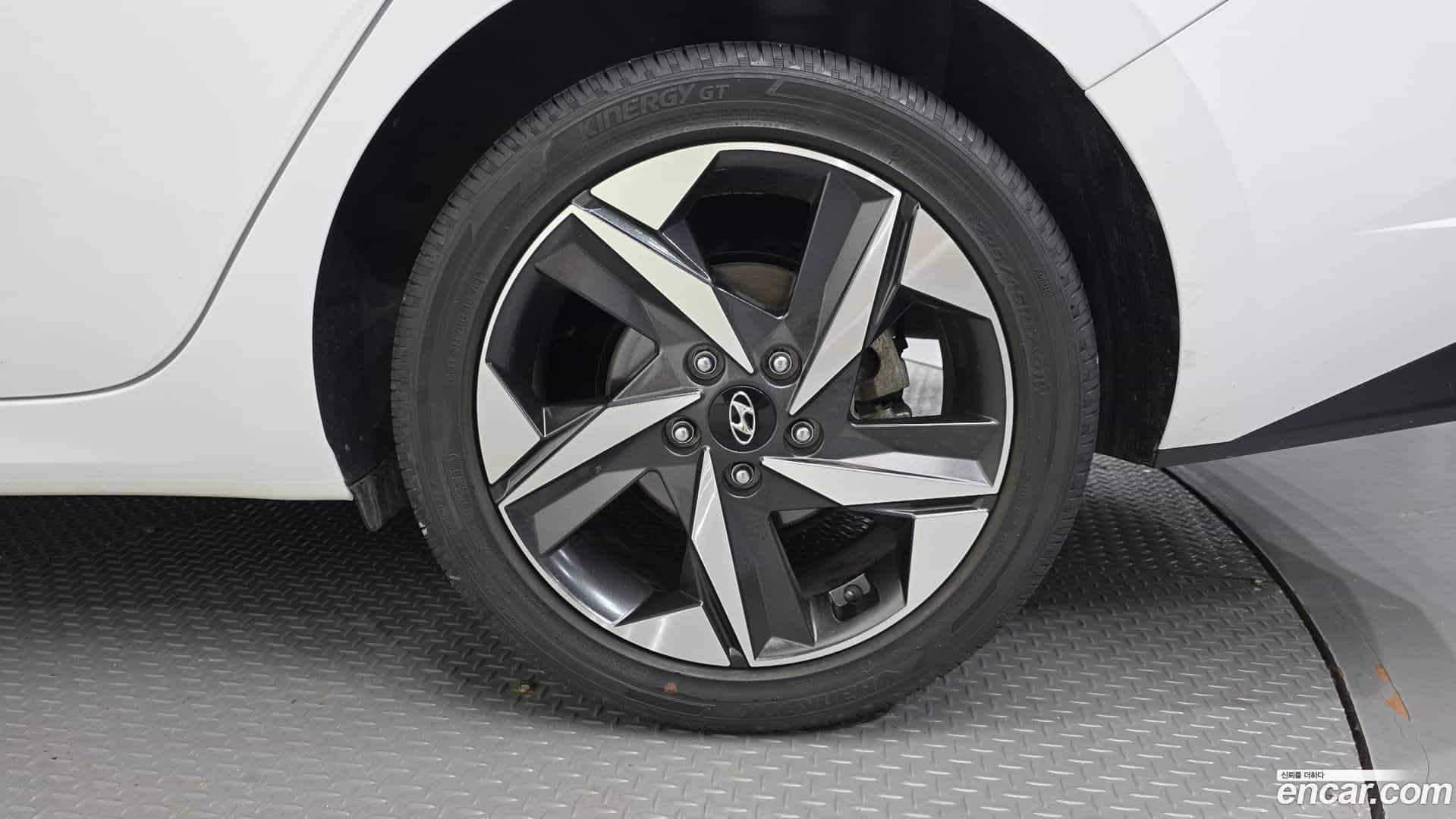 AVANTE Hyundai 2022.1-OUTER-031