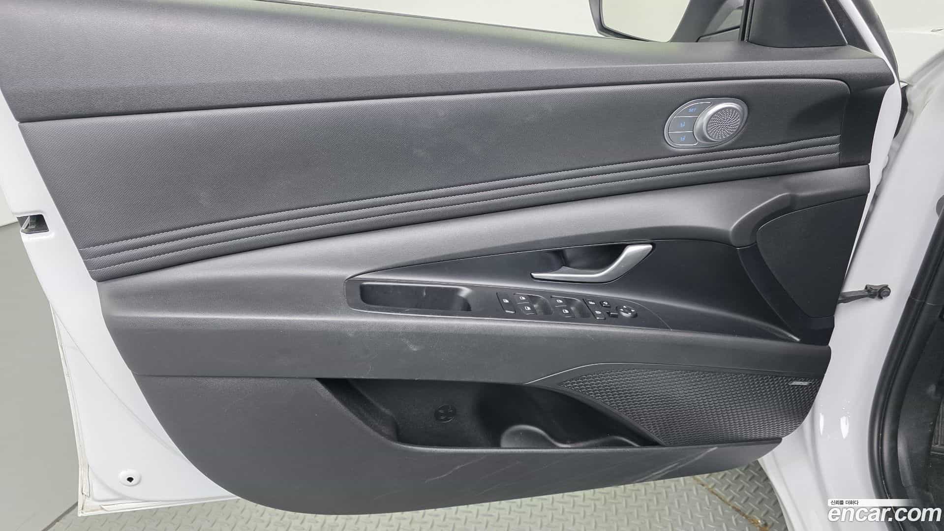 AVANTE Hyundai 2022.1-INNER-034