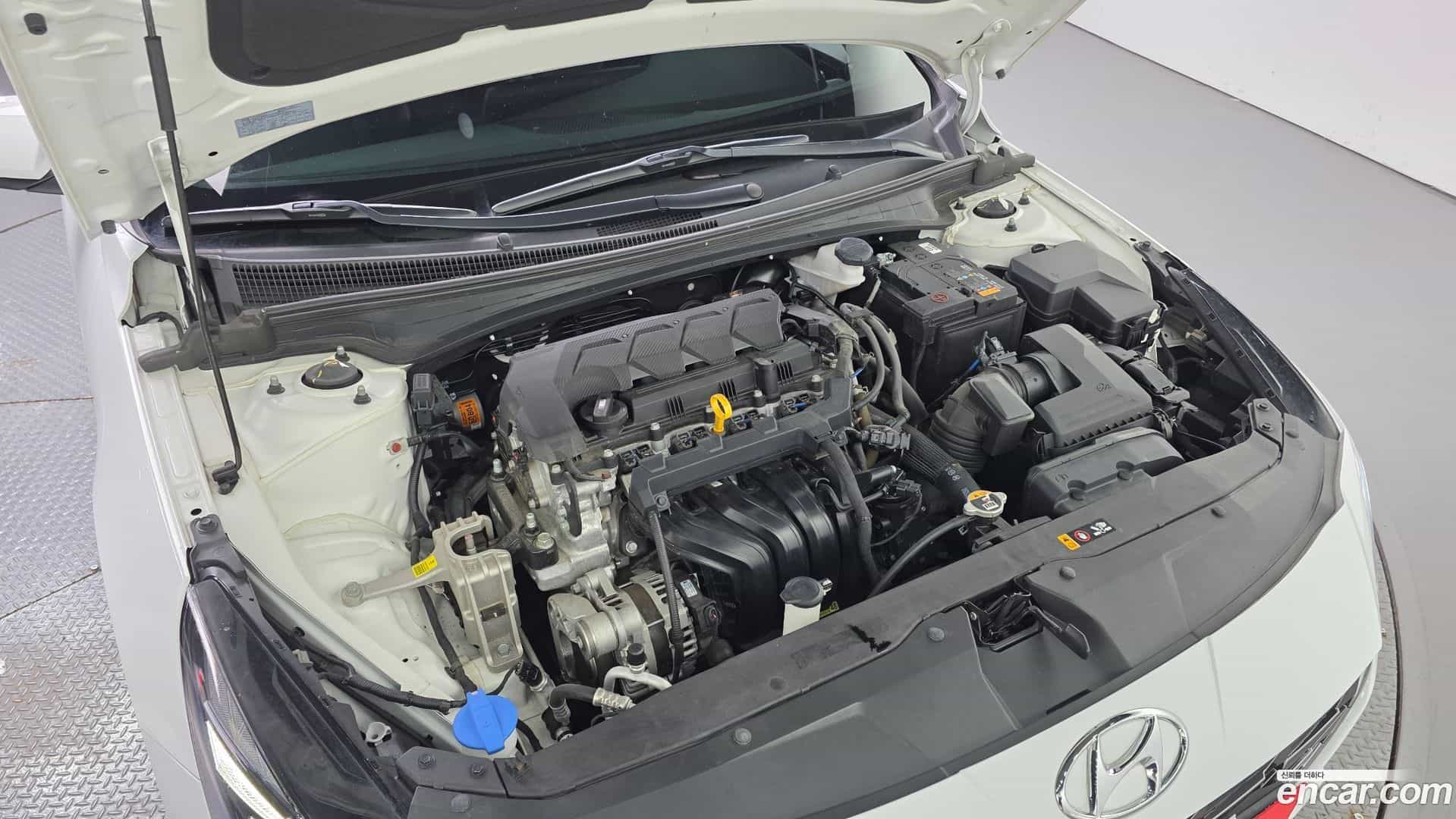 AVANTE Hyundai 2022.1-OPTION-043