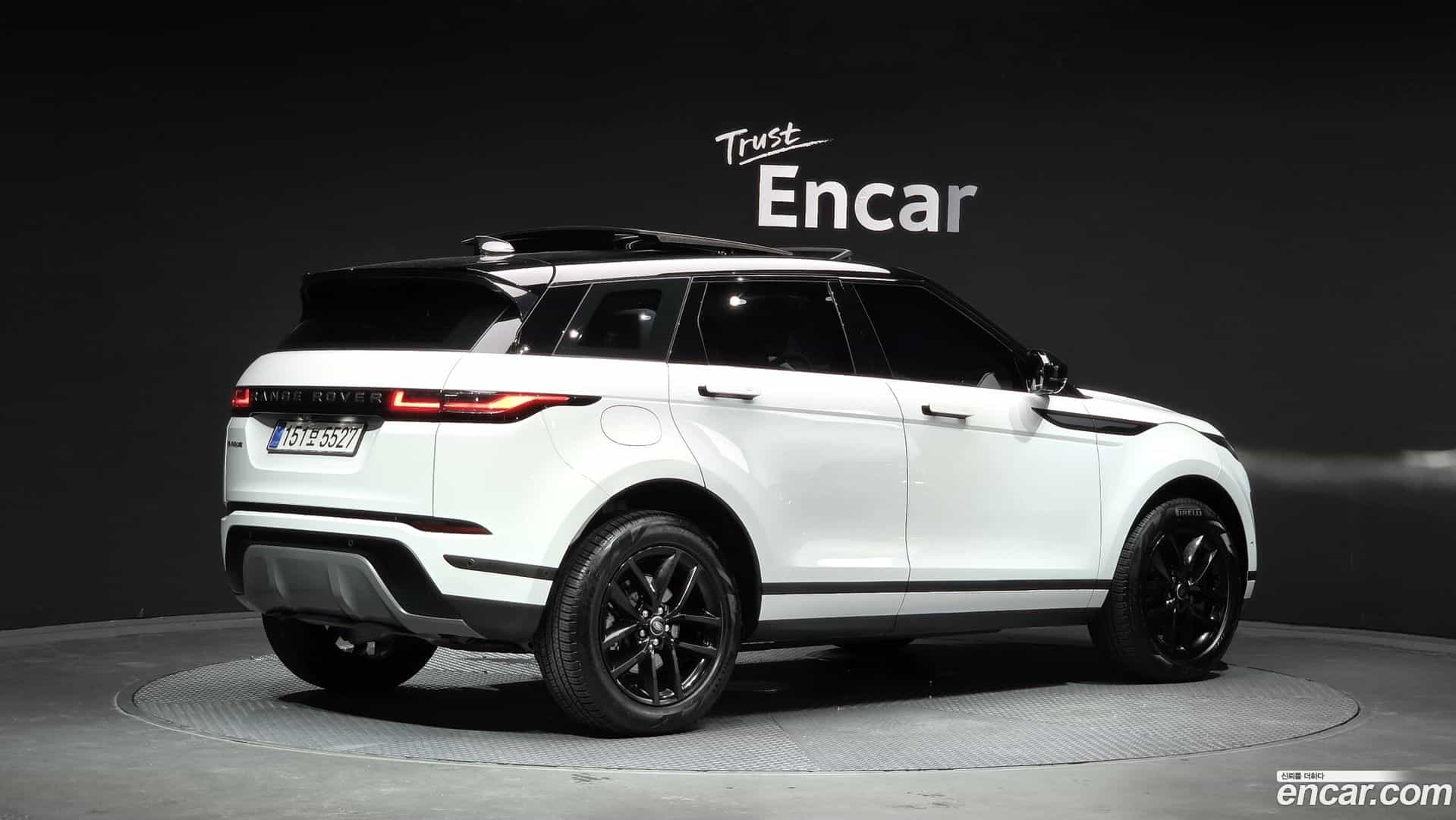 Range Rover Evoque Land Rover 2025.5-OUTER-002