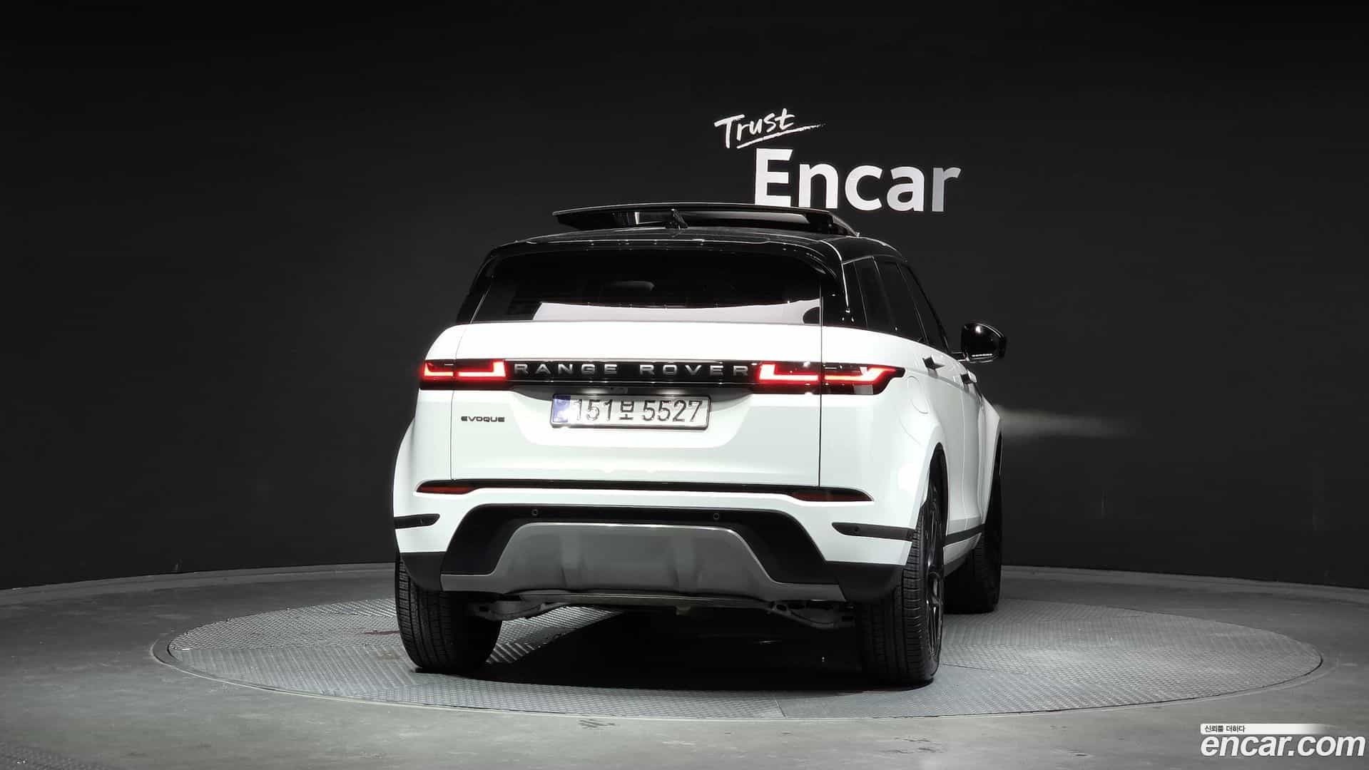 Range Rover Evoque Land Rover 2025.5-OUTER-004