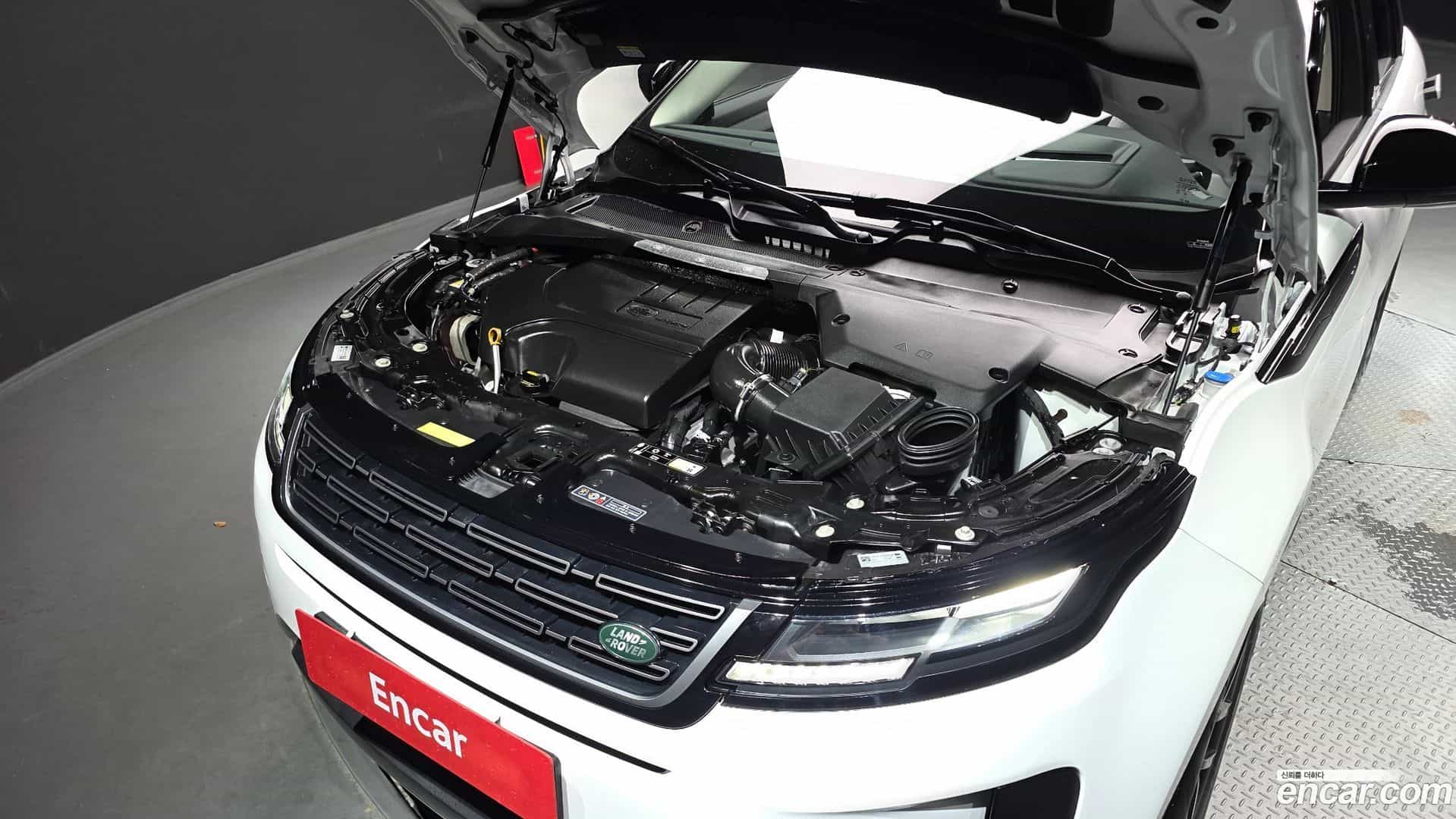 Range Rover Evoque Land Rover 2025.5-OUTER-006