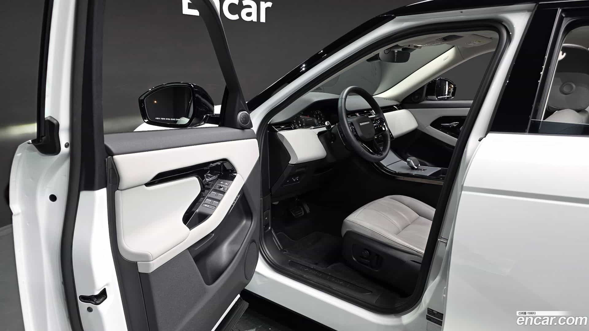 Range Rover Evoque Land Rover 2025.5-INNER-010