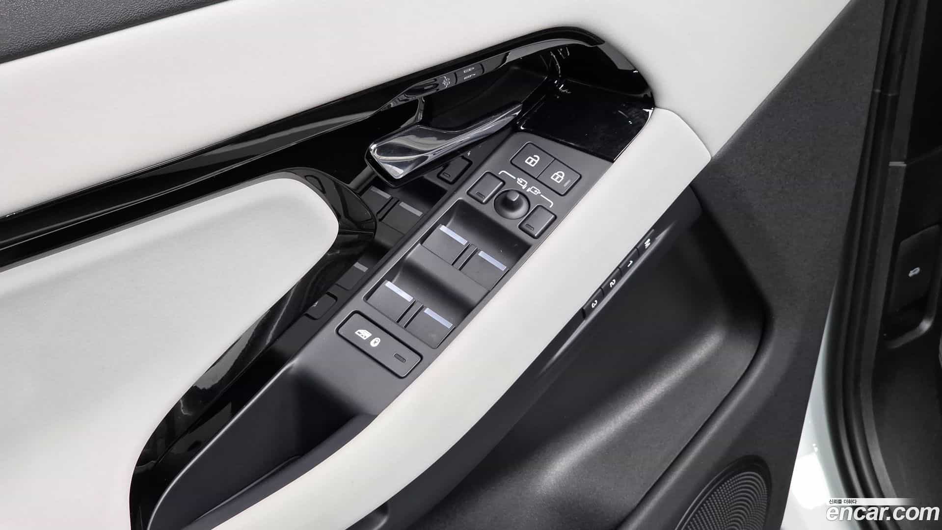 Range Rover Evoque Land Rover 2025.5-OPTION-020