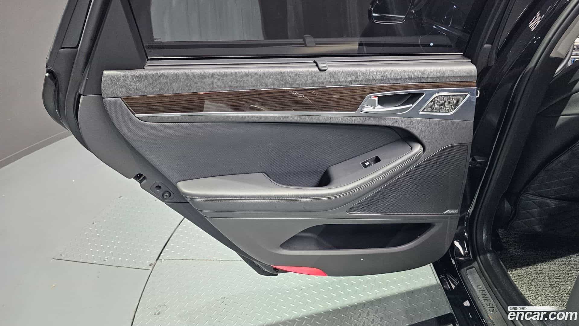 G80 Genesis 2019.11-INNER-035