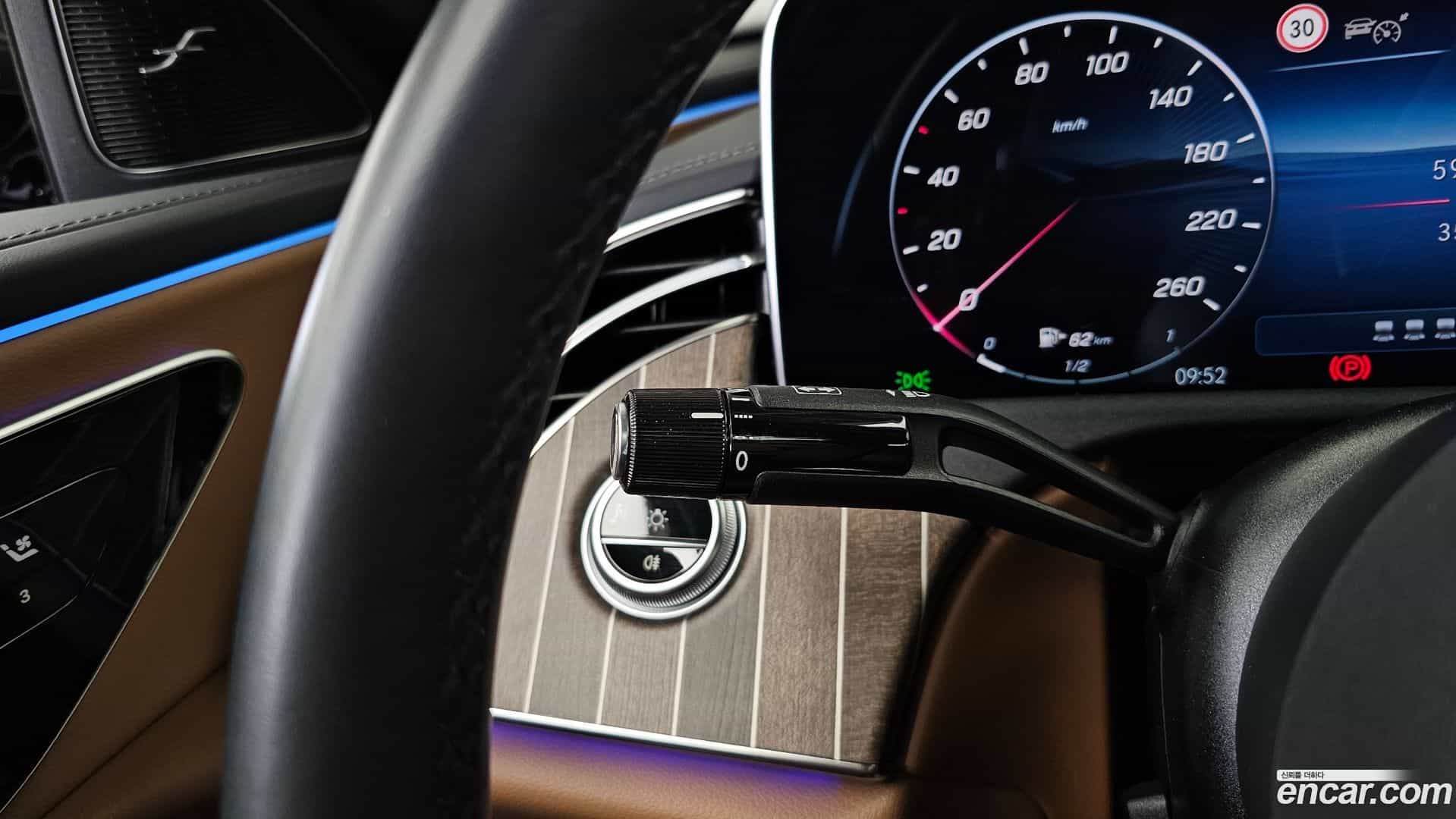 E-Class Mercedes-Benz 2024.7-OPTION-040