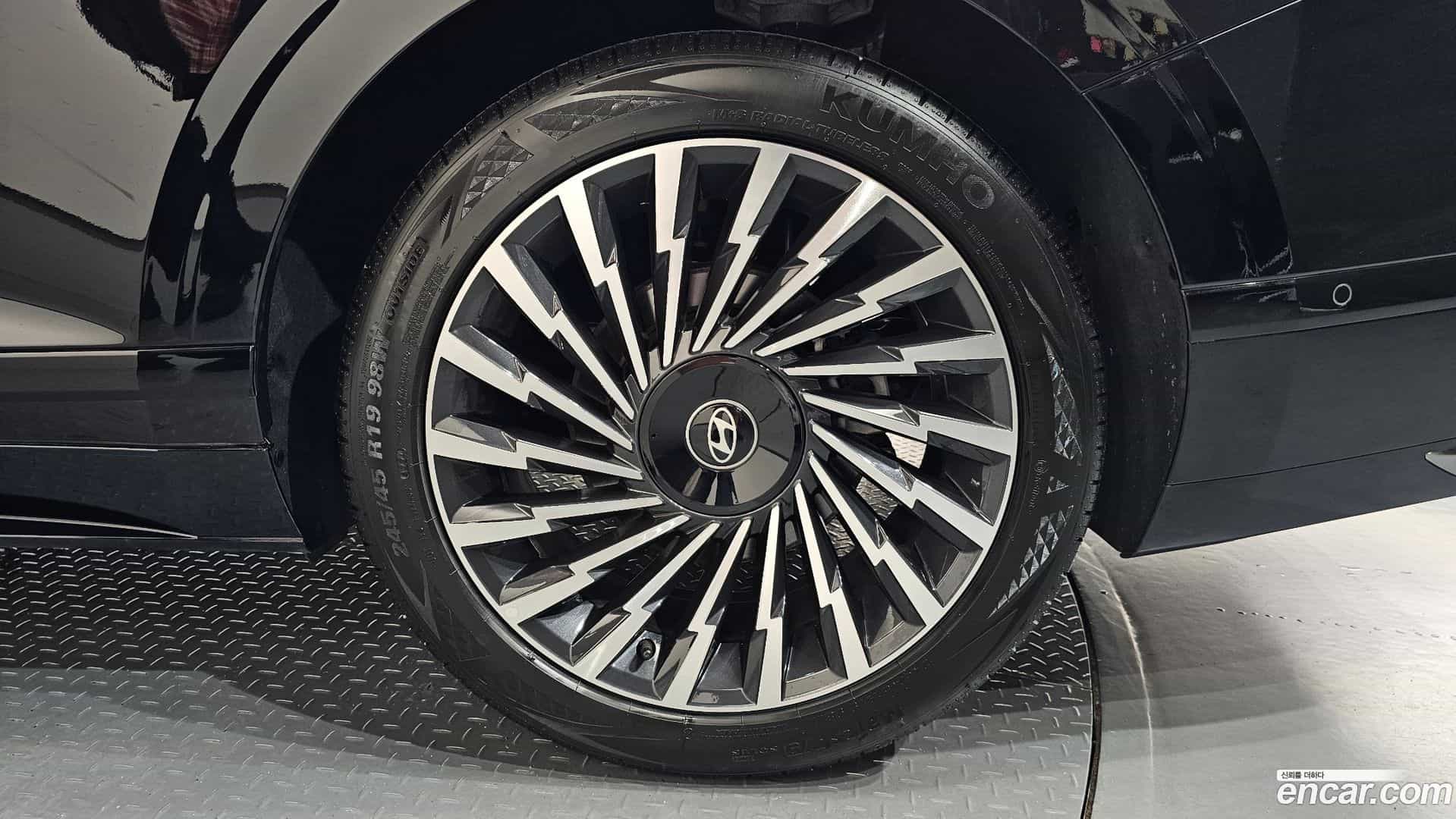 Grandeur Hyundai 2024.11-OUTER-031