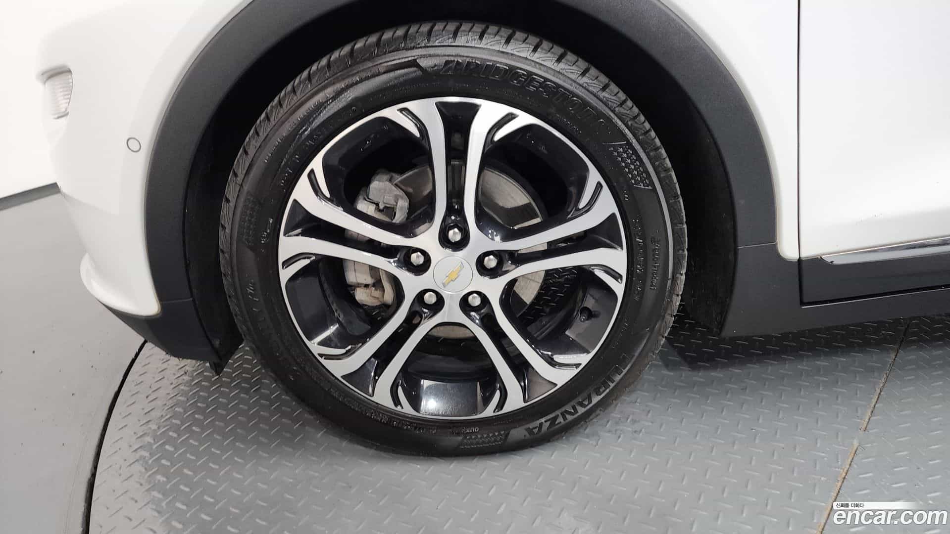 Bolt EV Chevrolet 2018.4-OUTER-005