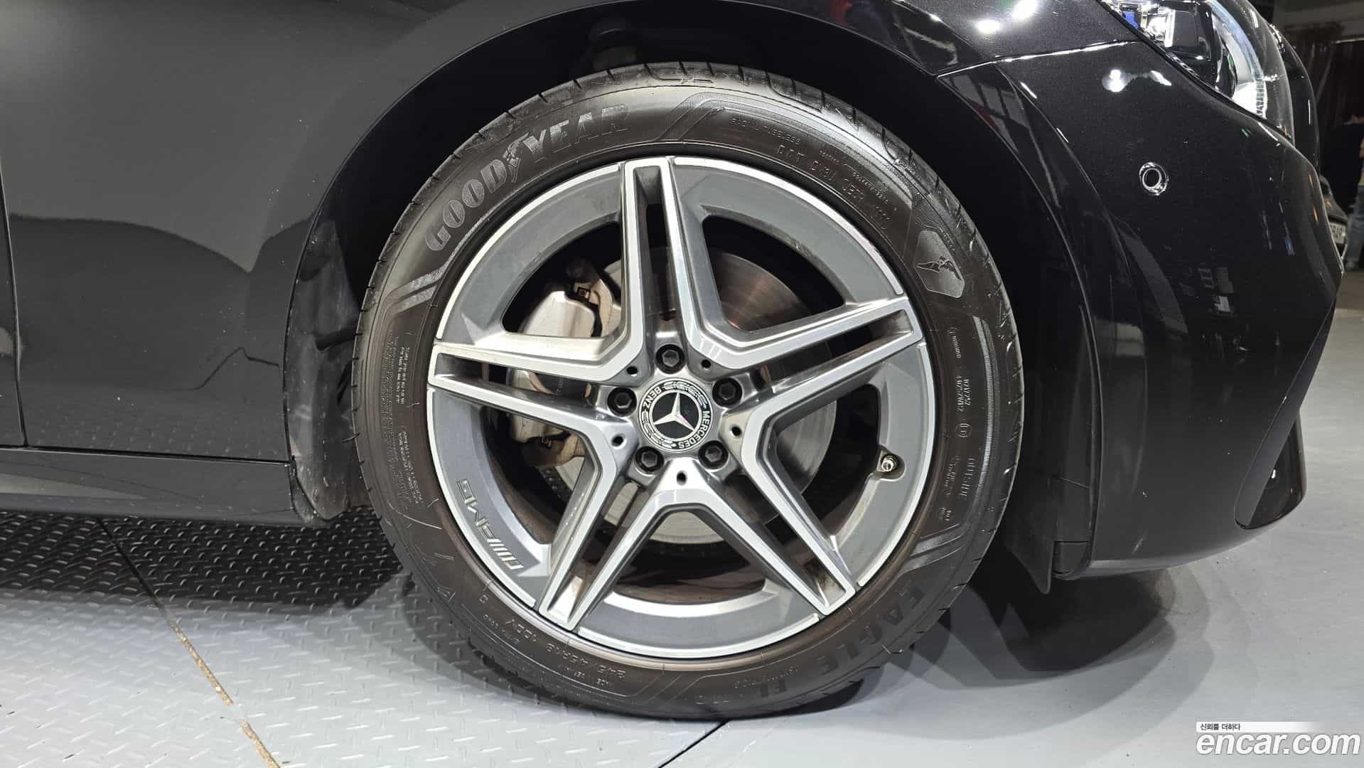 E-Class Mercedes-Benz 2022.9-OUTER-005