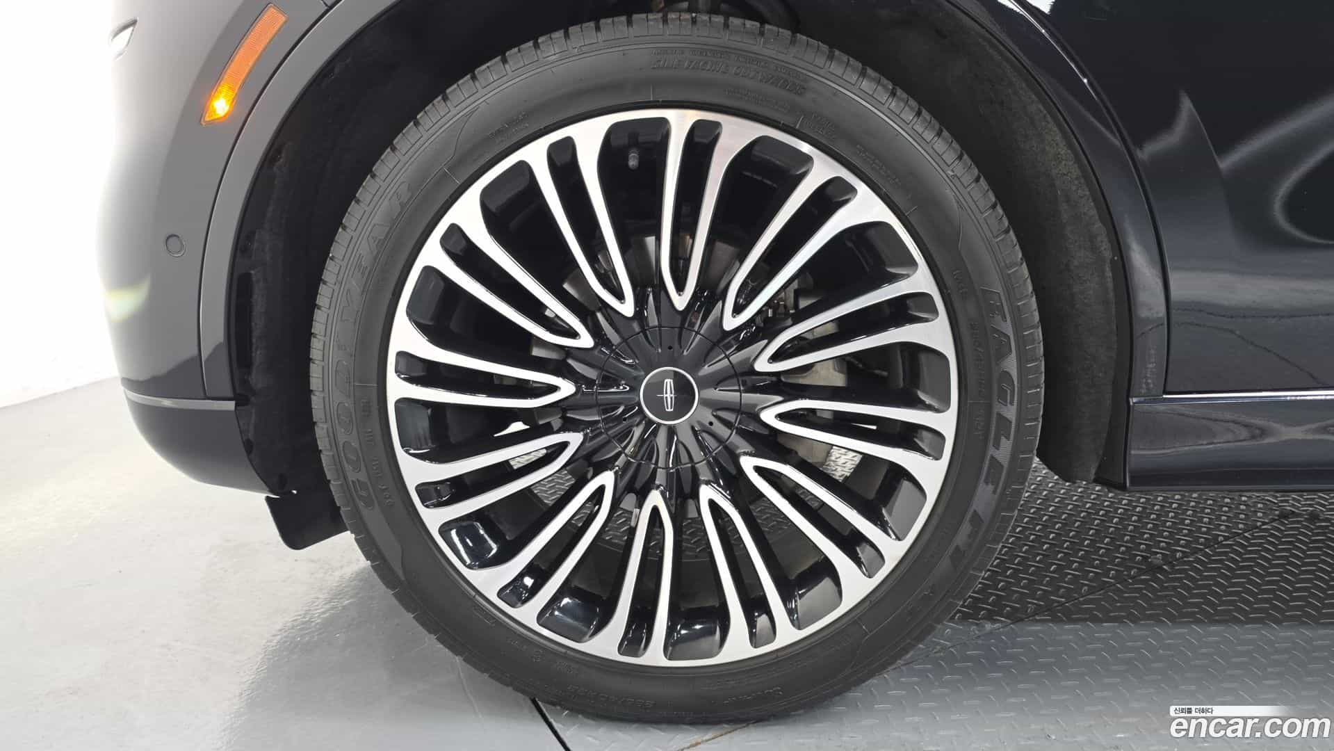 Aviator Lincoln 2021.11-OUTER-005