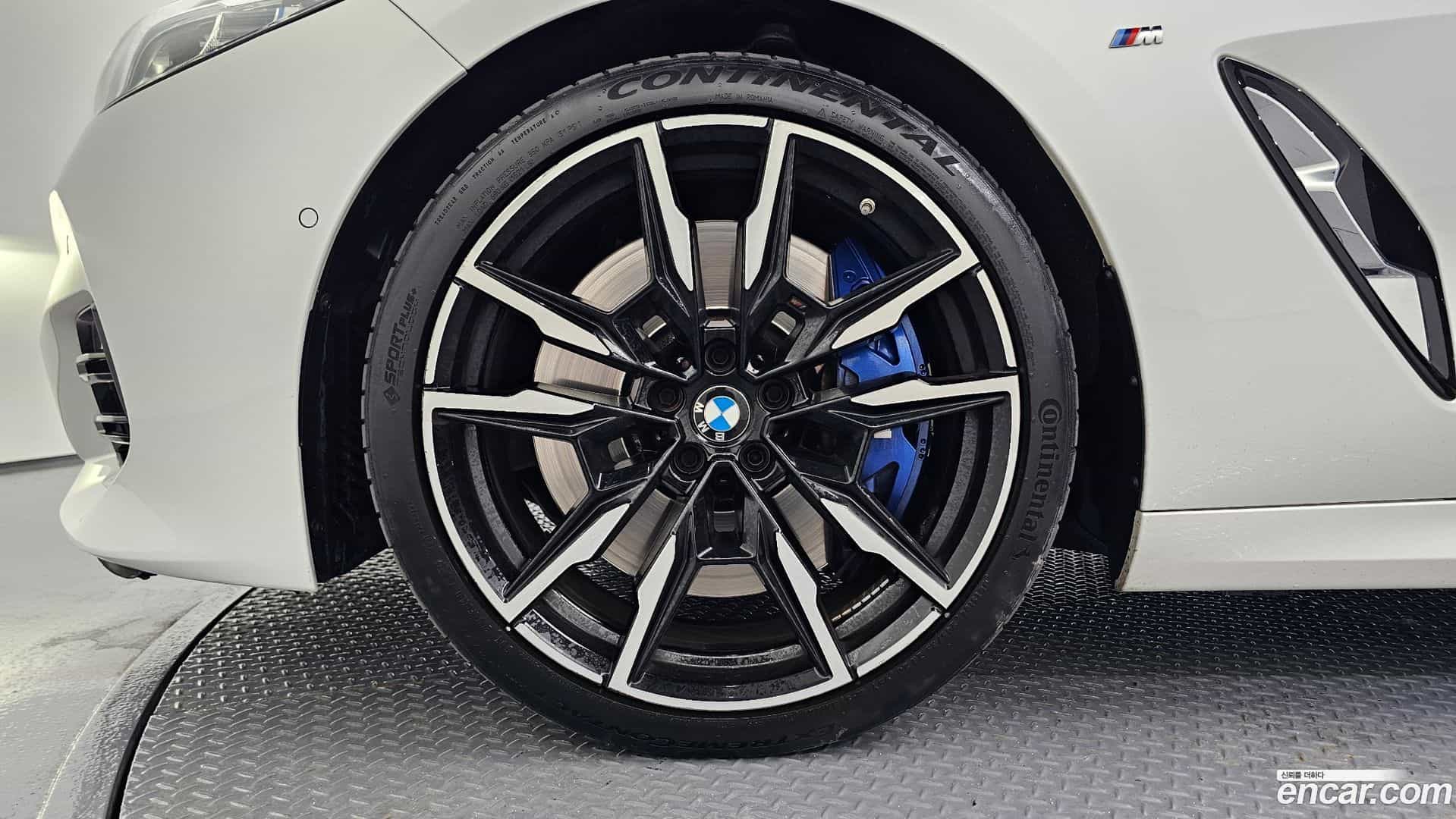 8-Series BMW 2023.8-OUTER-005