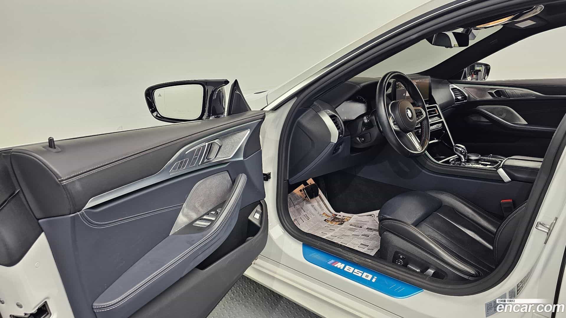 8-Series BMW 2023.8-INNER-010