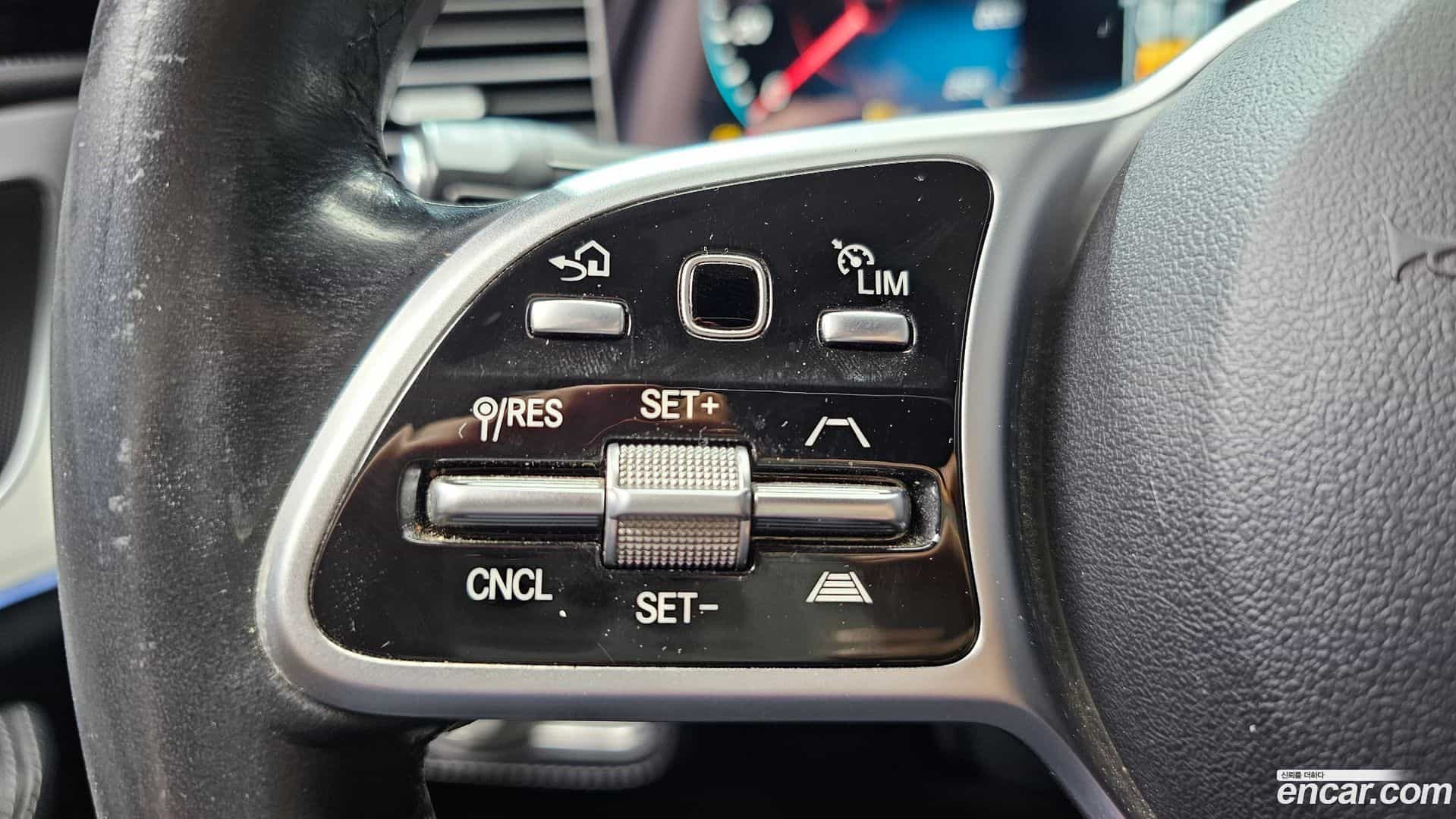 GLE-Class Mercedes-Benz 2021.4-OPTION-024