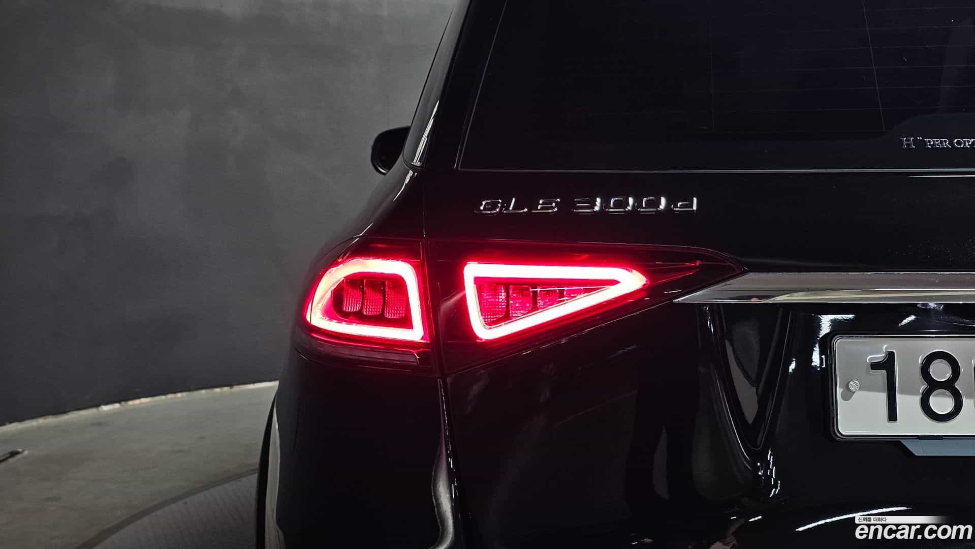 GLE-Class Mercedes-Benz 2021.4-OUTER-033
