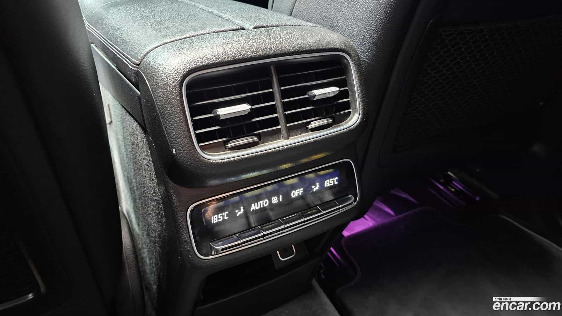 GLE-Class Mercedes-Benz 2021.4-OPTION-042