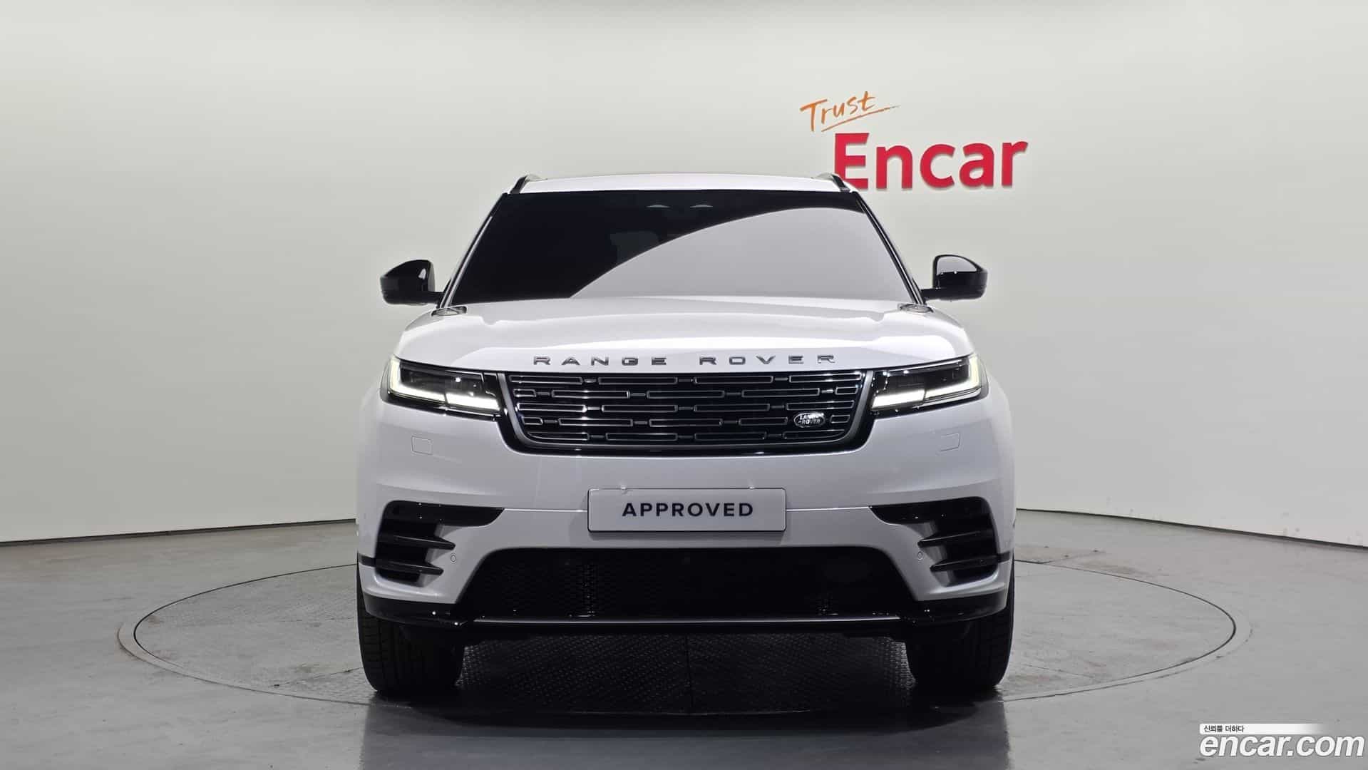 Range Rover Velar Land Rover 2026.0-INNER-007