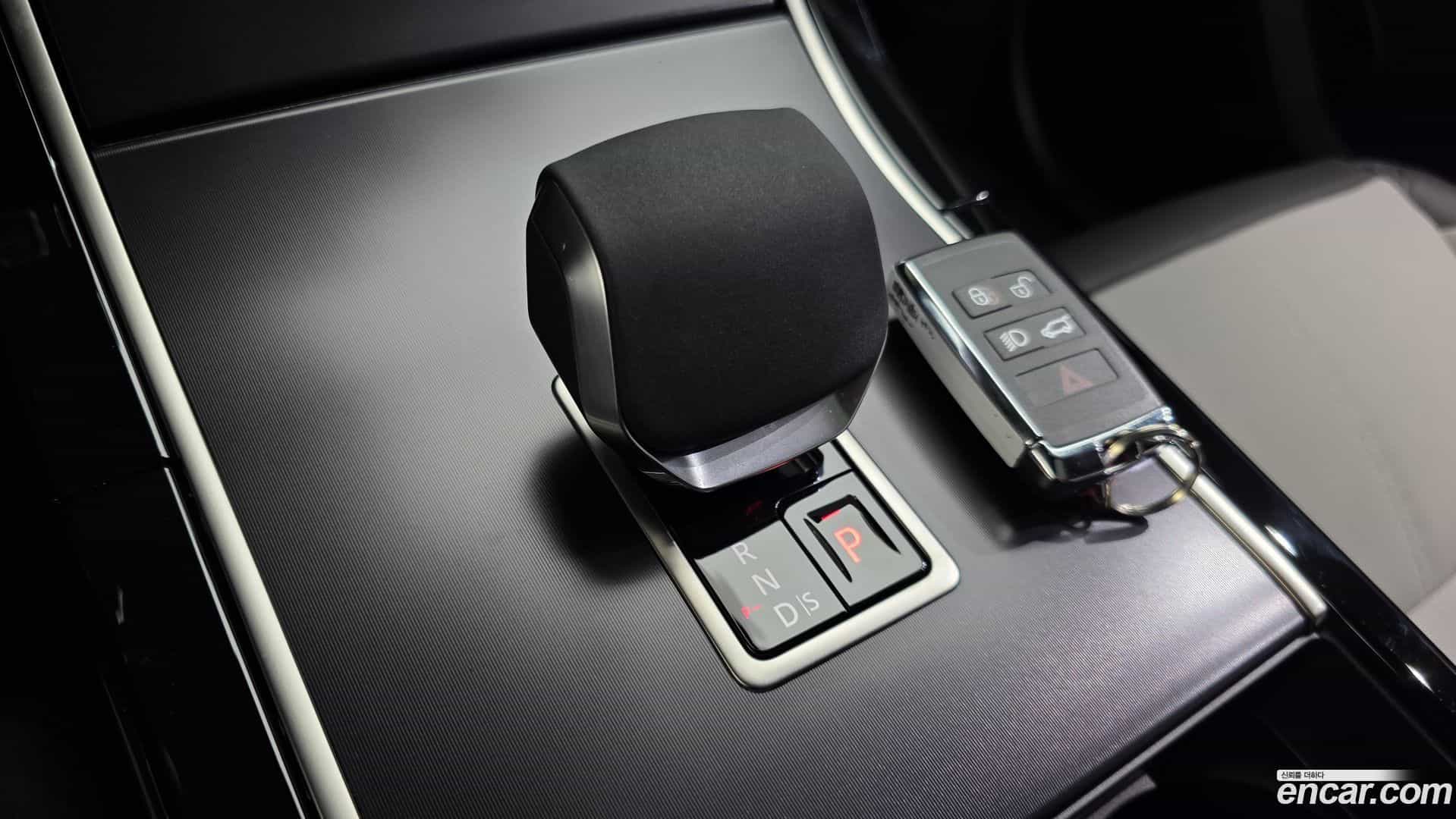 Range Rover Velar Land Rover 2026.0-OPTION-017