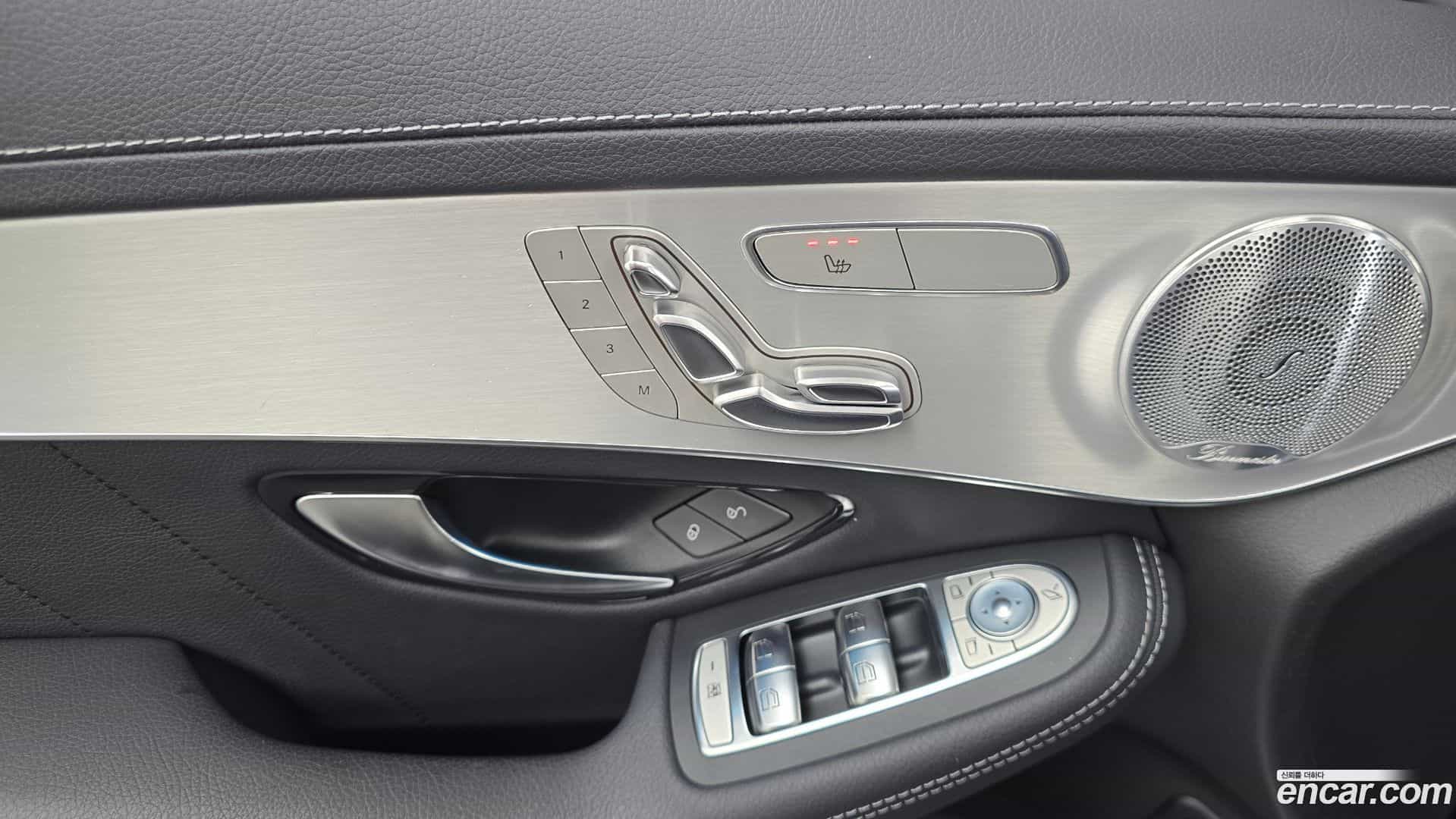 GLC-Class Mercedes-Benz 2019.11-OPTION-042