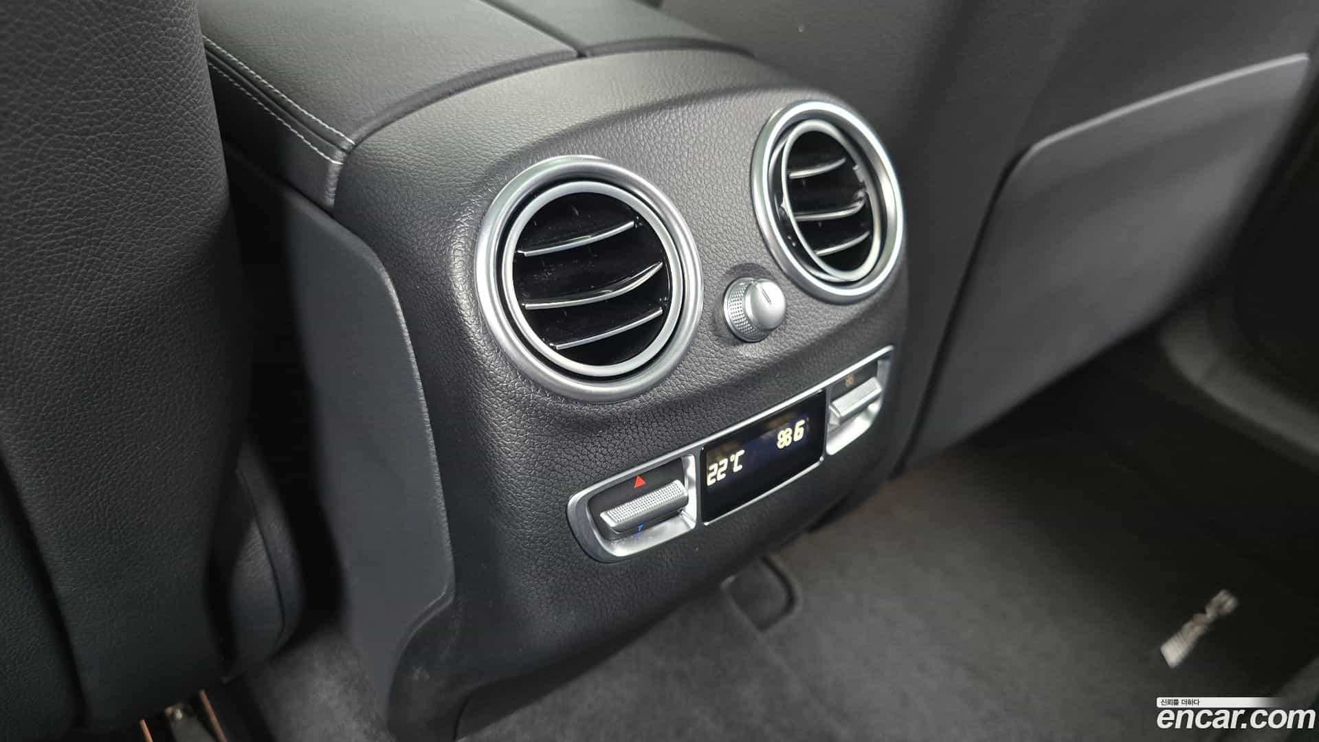 GLC-Class Mercedes-Benz 2019.11-OPTION-046