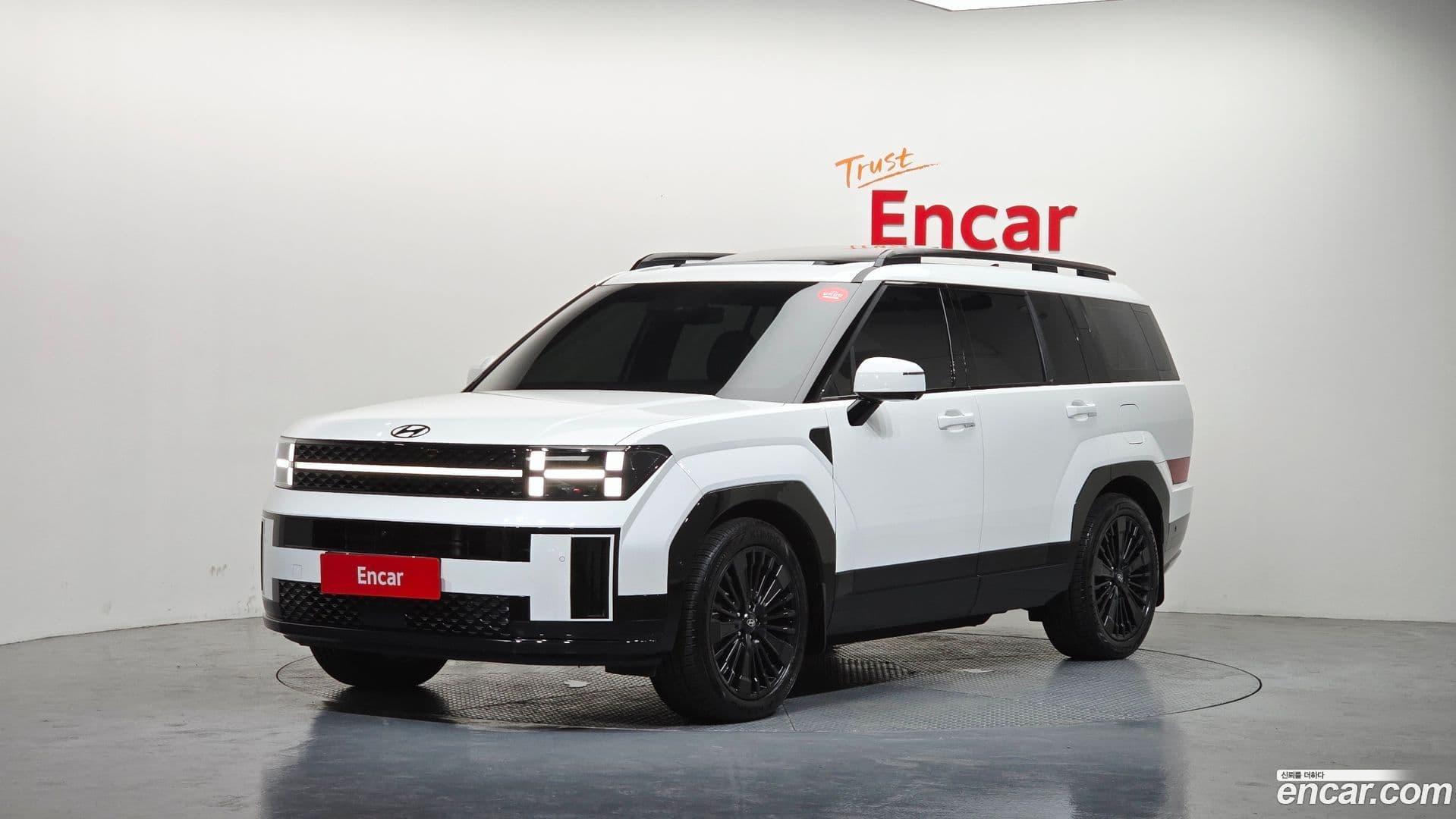 Main__Slider__Photo:Santafe Hyundai 2023.9-0