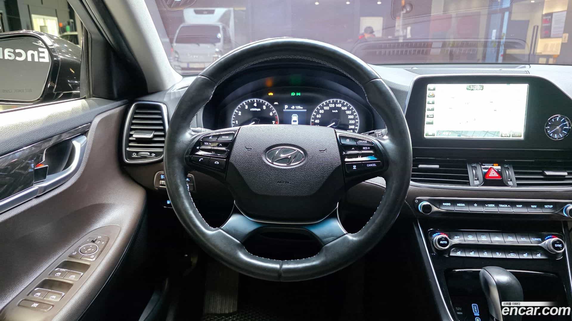Grandeur Hyundai 2018.3-OPTION-018