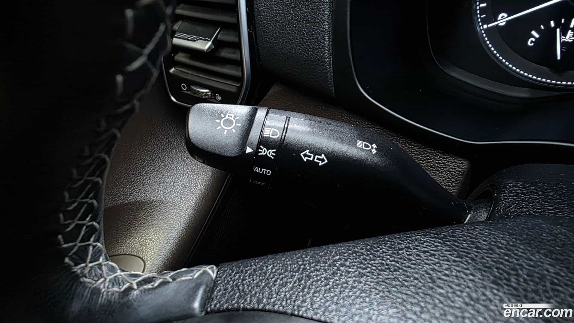 Grandeur Hyundai 2018.3-OPTION-044