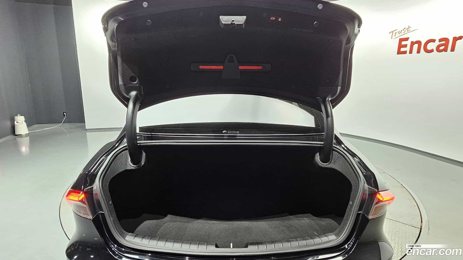 Grandeur Hyundai 2021.6-OPTION-024