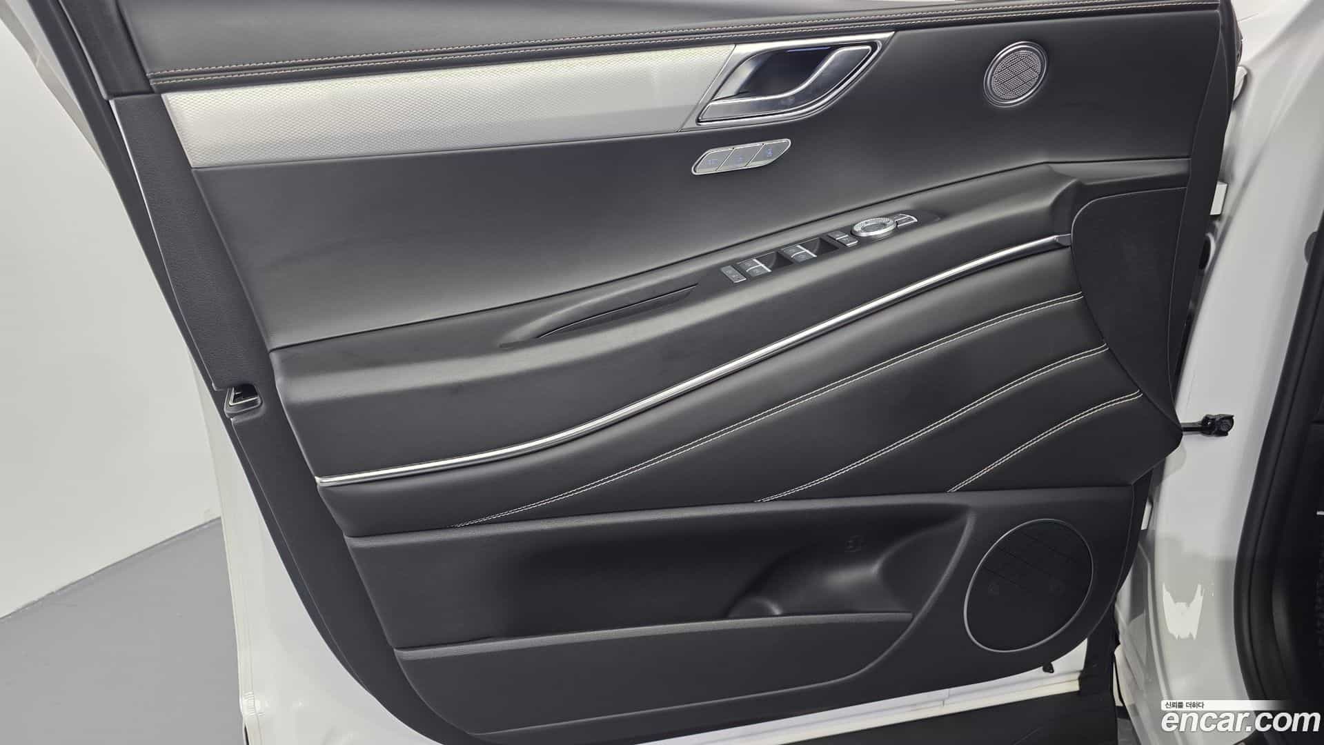 GV80 Genesis 2022.0-INNER-034