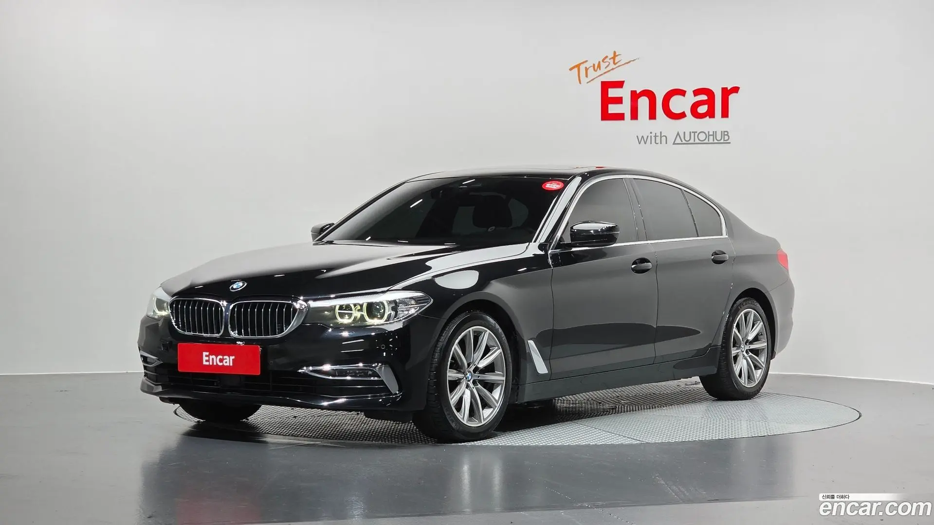 Main__Slider__Photo:5-Series BMW 2019.5-0