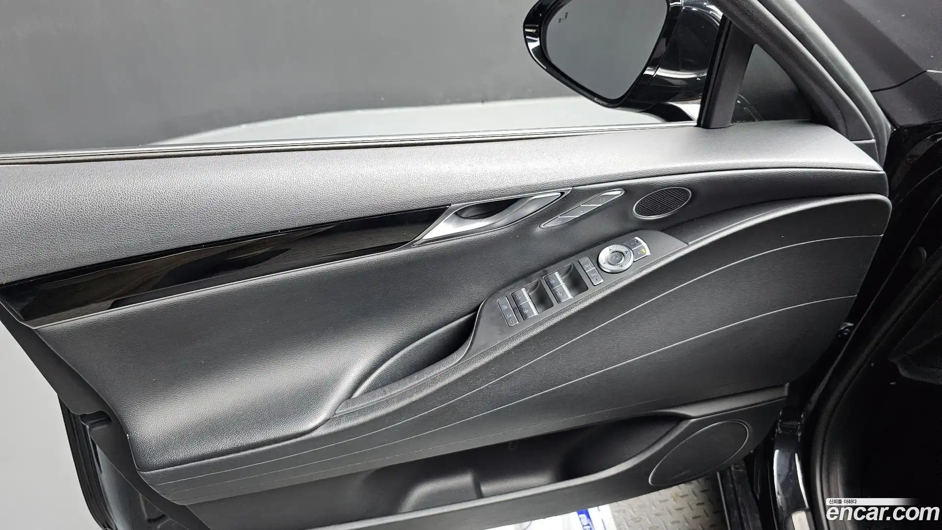G80 Genesis 2021.2-INNER-034