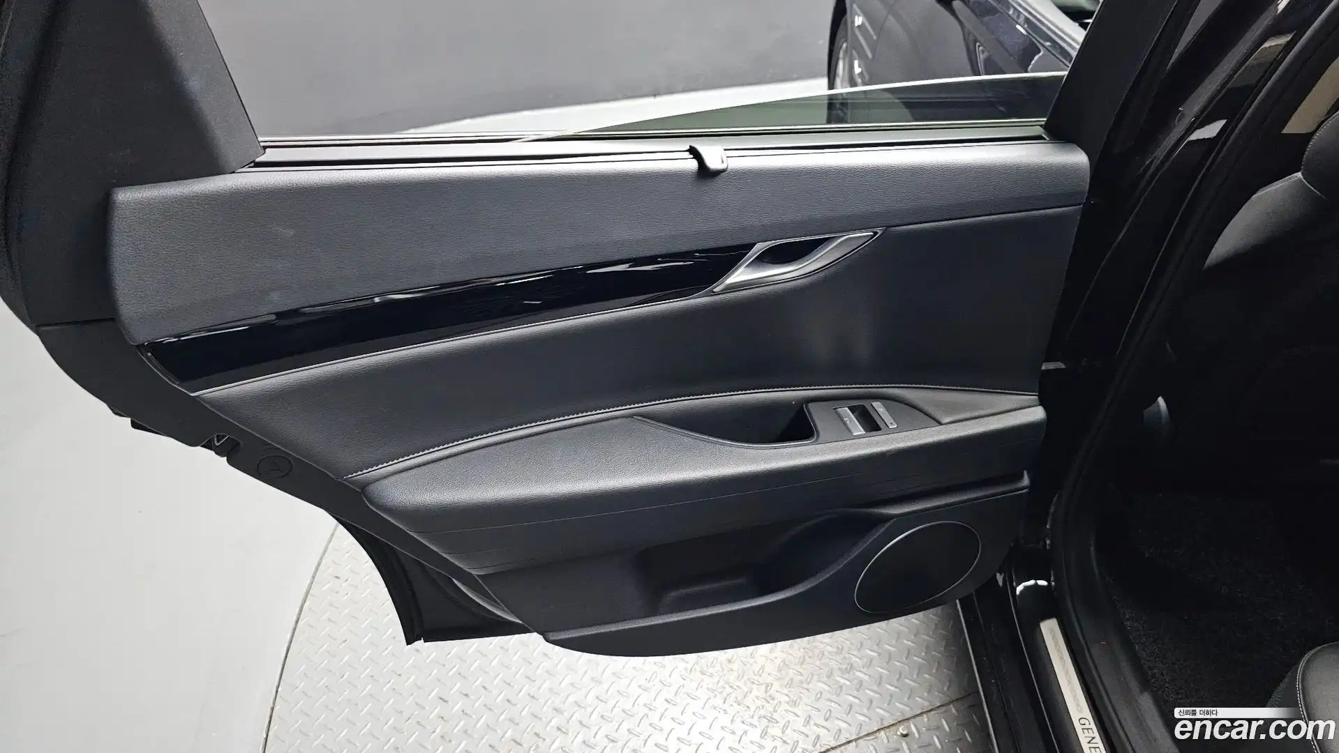 G80 Genesis 2021.2-INNER-035