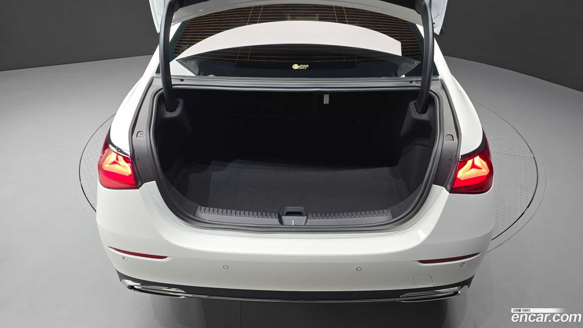 E-Class Mercedes-Benz 2025.5-OPTION-044
