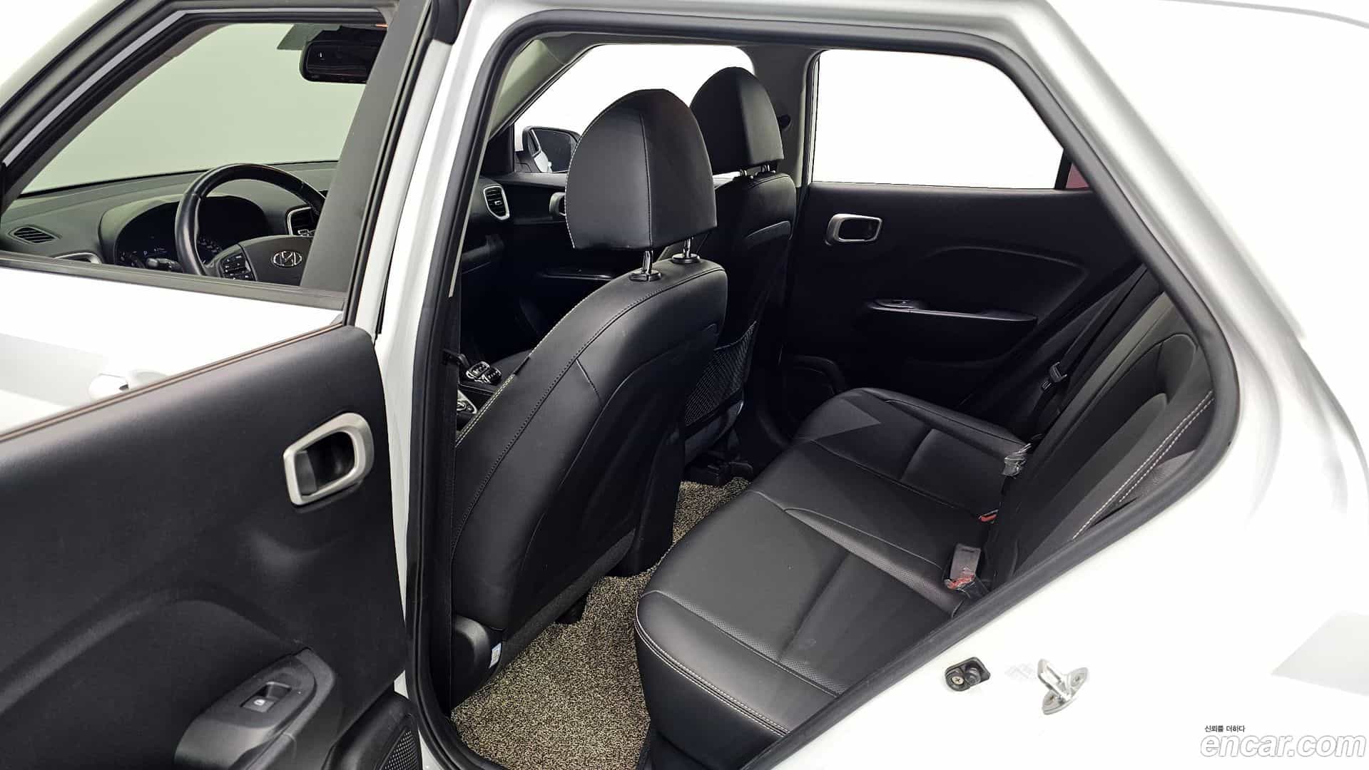 Venue Hyundai 2021.8-OPTION-016