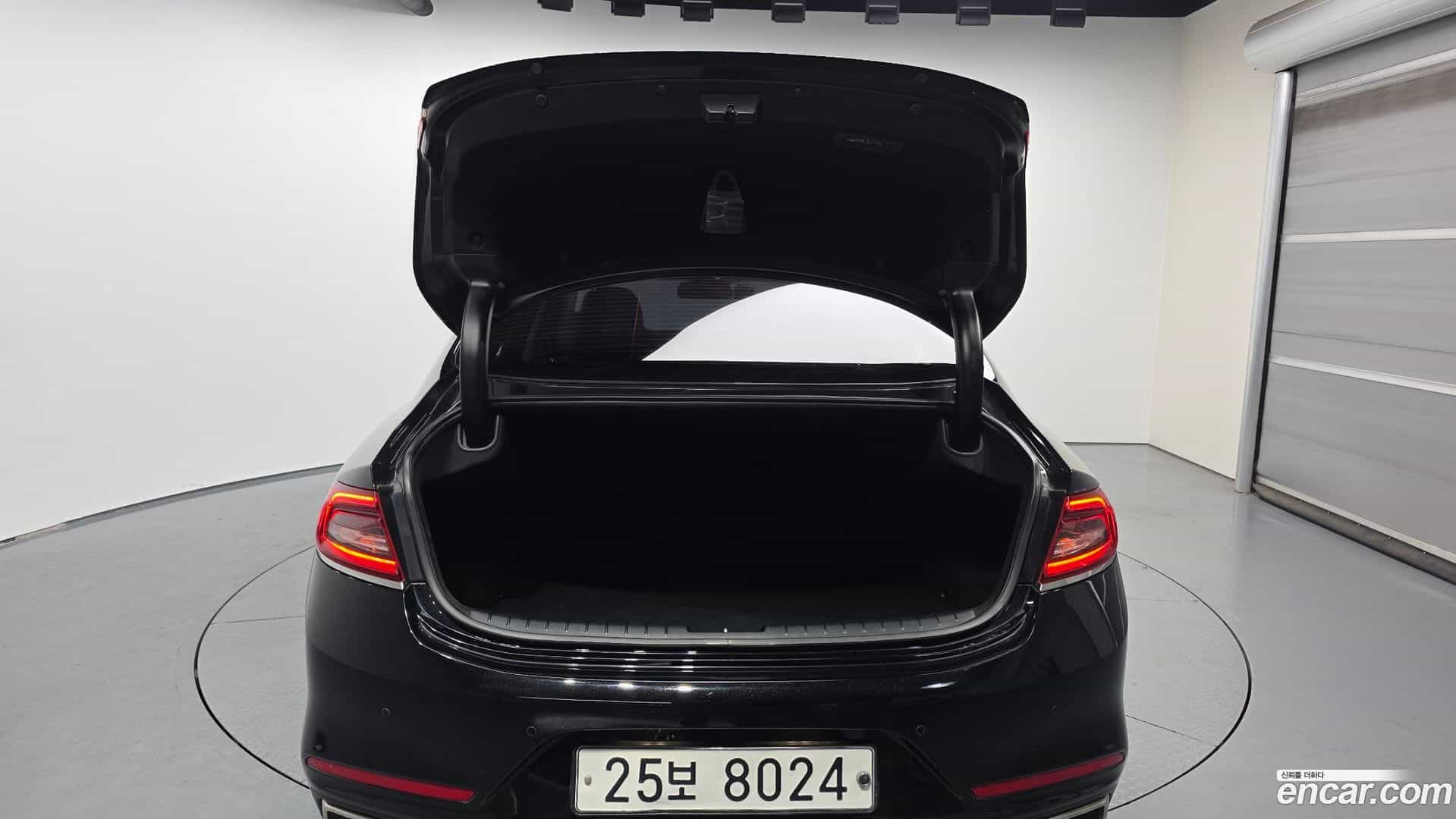 Grandeur Hyundai 2018.1-OPTION-024