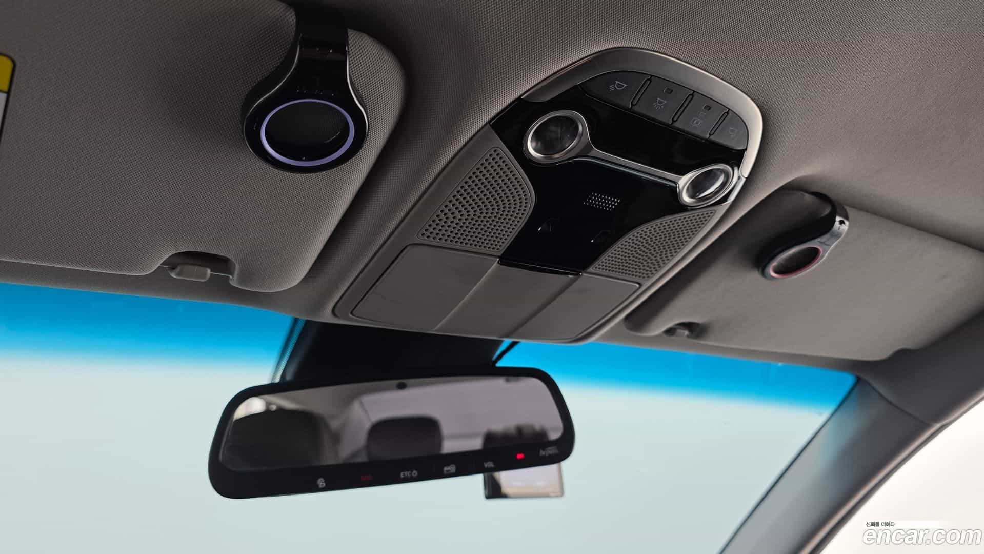 Grandeur Hyundai 2018.1-OPTION-043