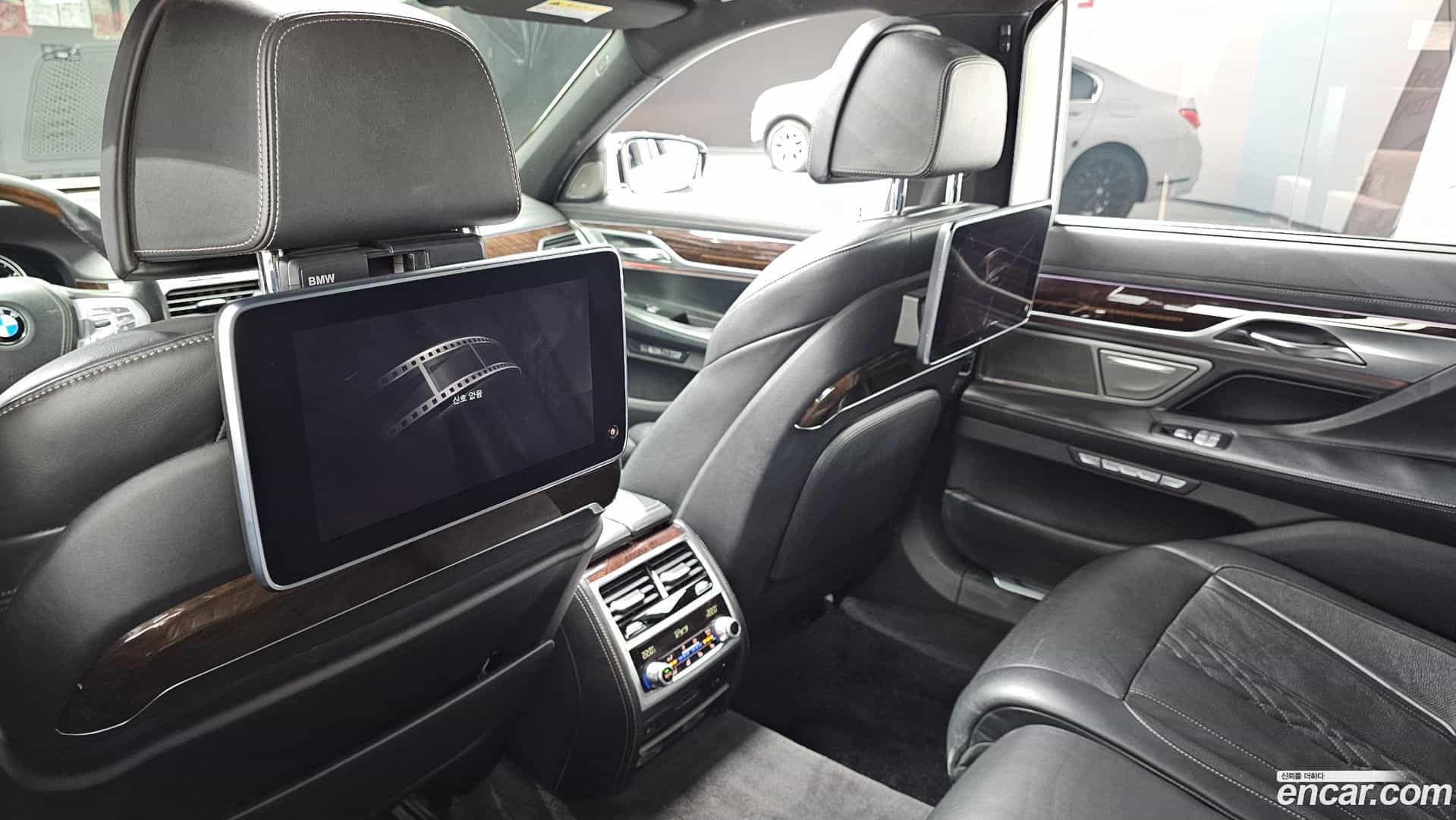 7-Series BMW 2016.8-OPTION-016