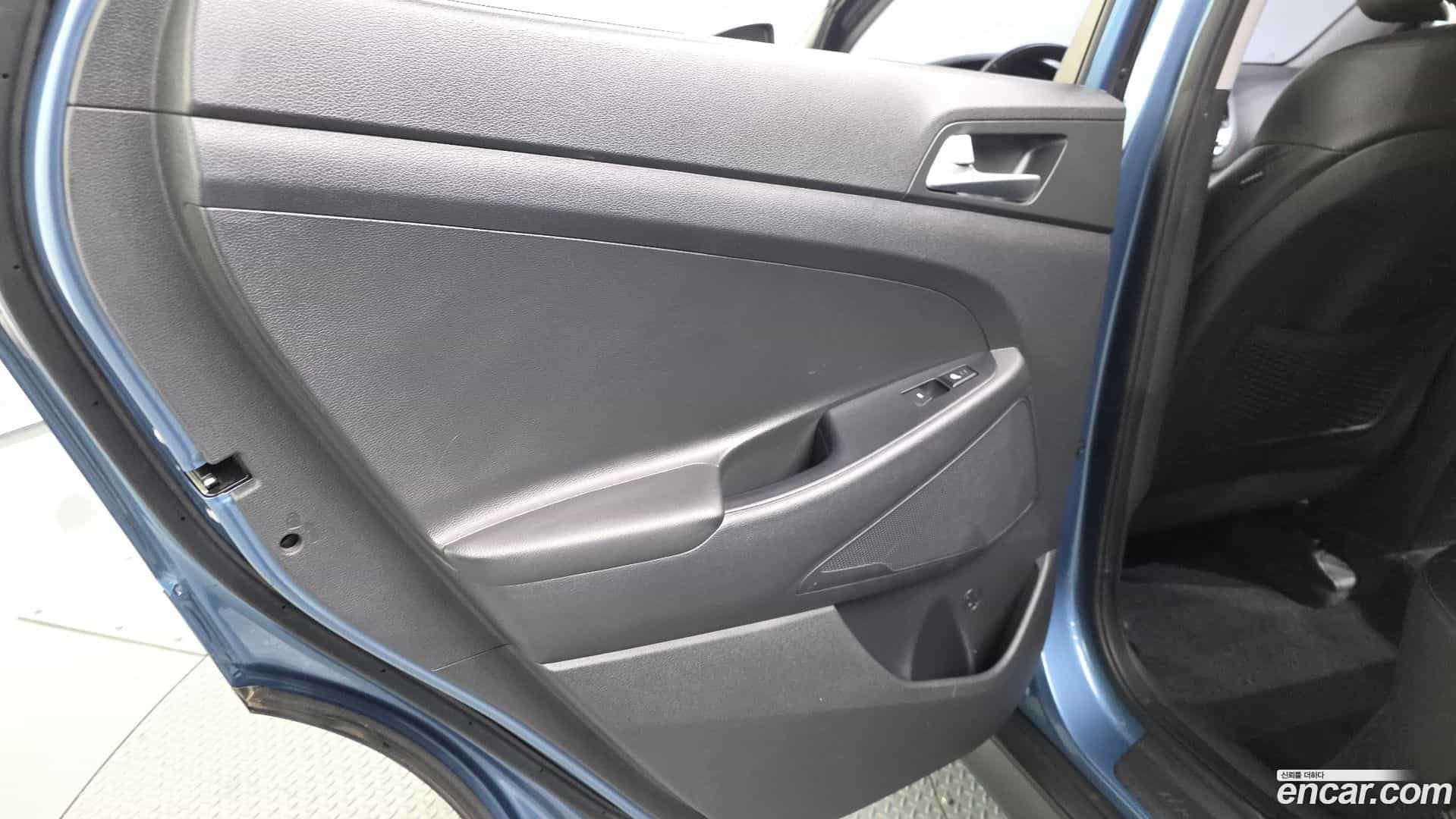 Tucson Hyundai 2016.5-INNER-035
