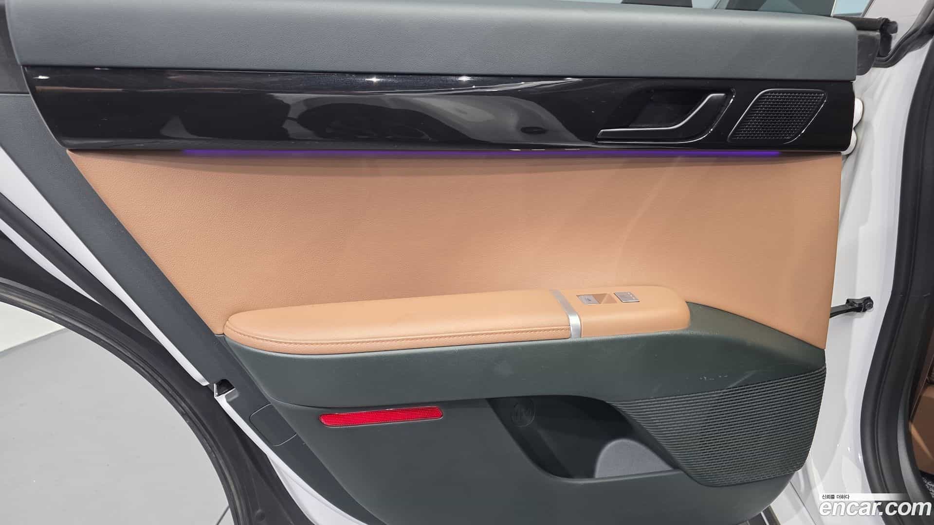 Grandeur Hyundai 2023.4-INNER-035