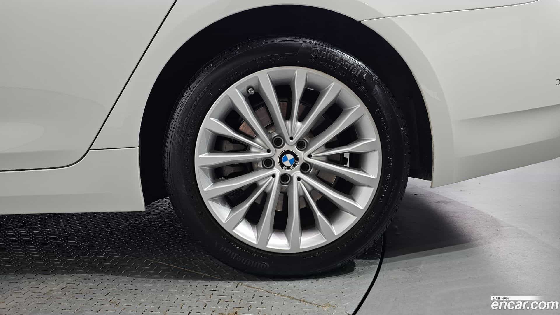 5-Series BMW 2021.5-OUTER-031