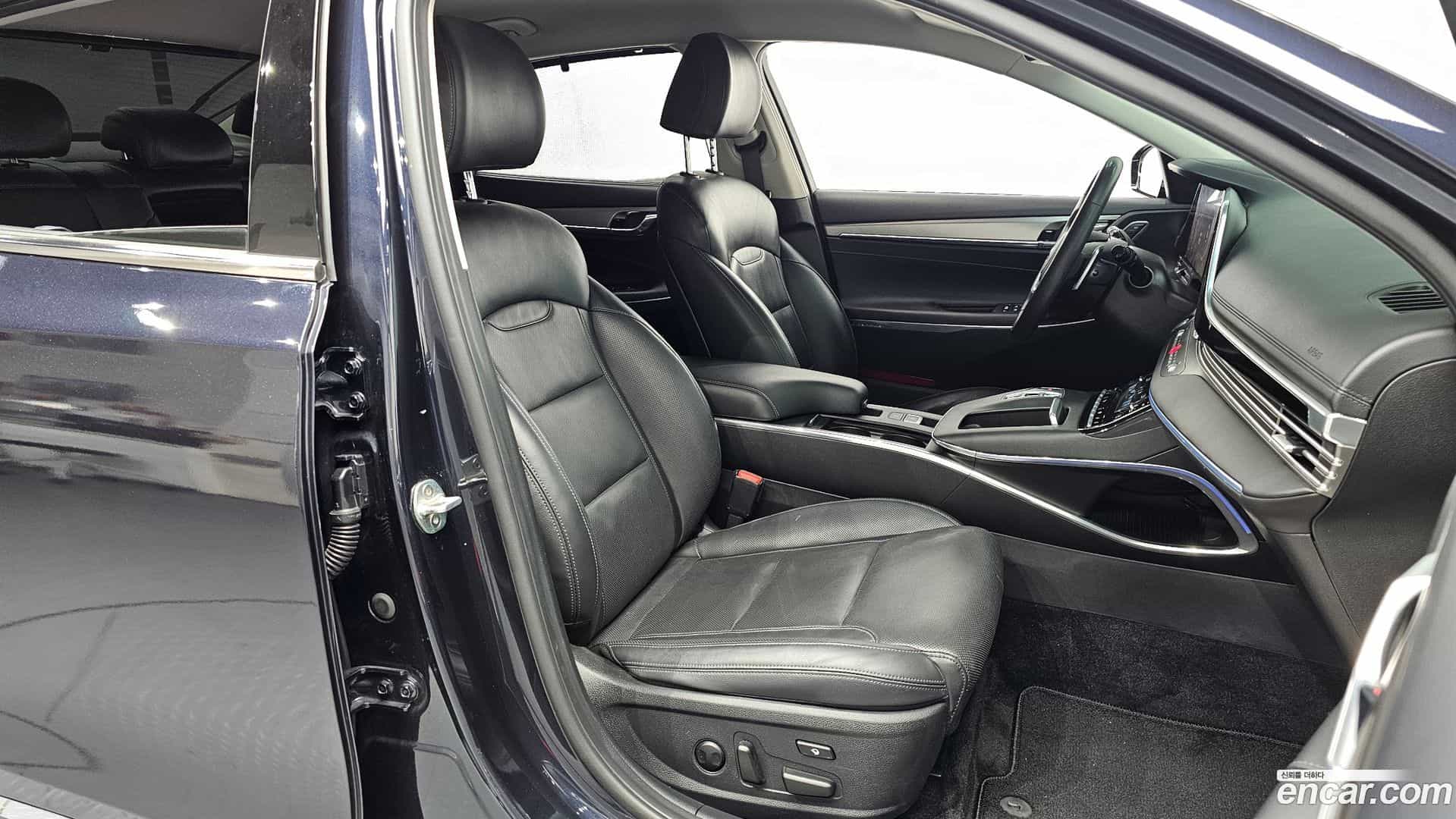 Grandeur Hyundai 2020.8-OPTION-015