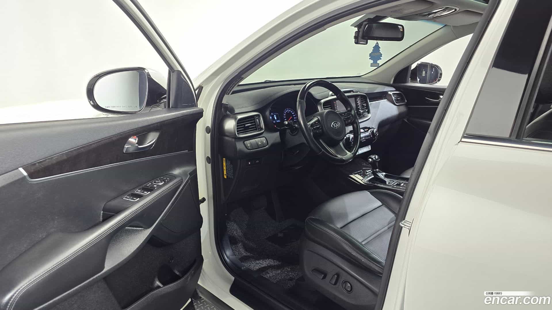 Sorento Kia 2016.0-INNER-010