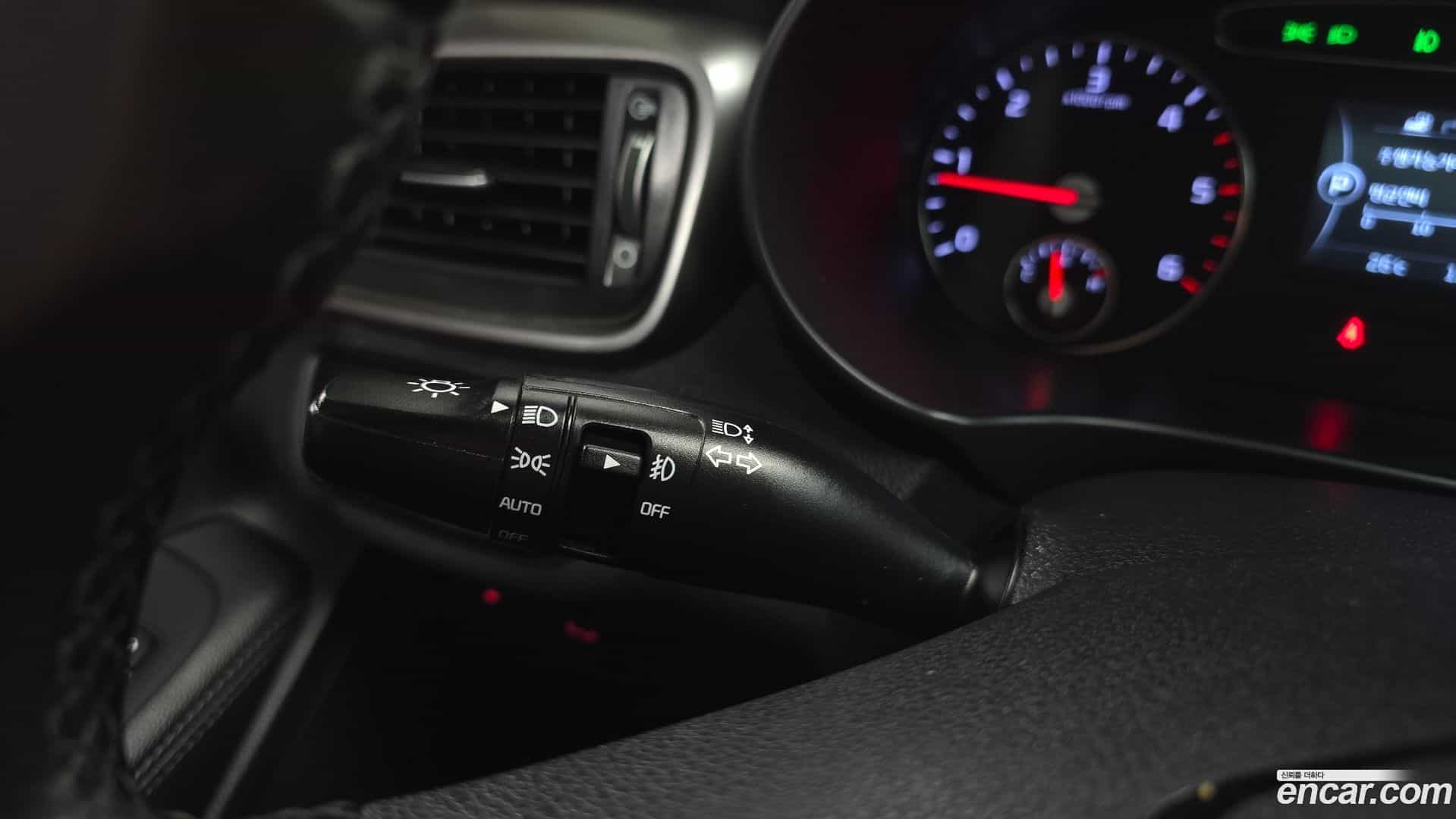 Sorento Kia 2016.0-OPTION-042