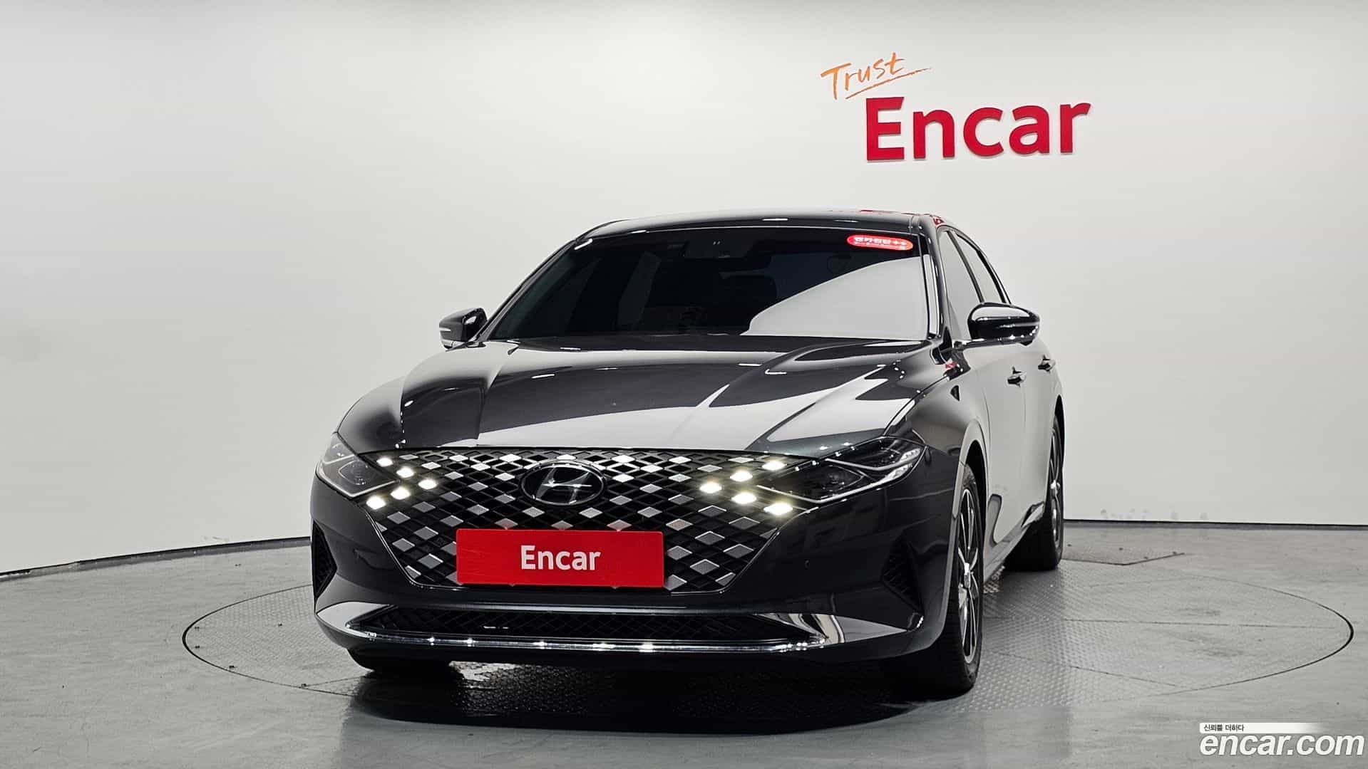 Grandeur Hyundai 2022.1-OUTER-003