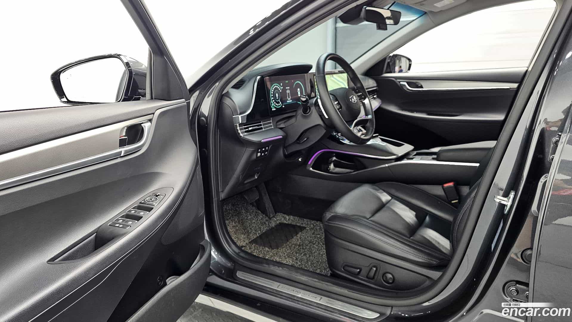 Grandeur Hyundai 2022.1-INNER-010