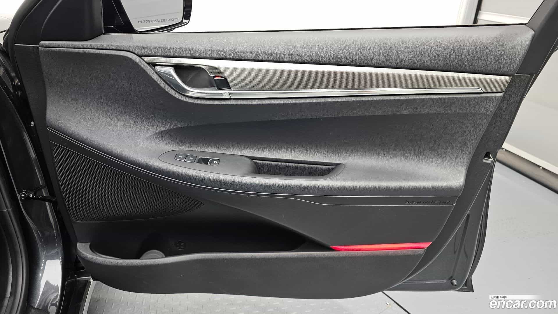 Grandeur Hyundai 2022.1-INNER-034